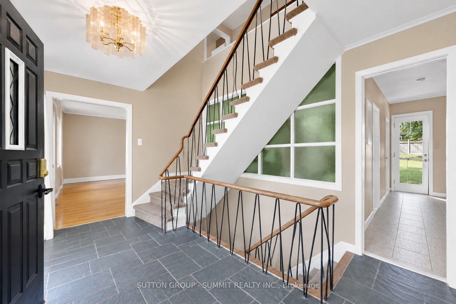 Photo 2 of 20 Havenridge Drive, Etobicoke, Kingsview Village-The Westway — HOMEH