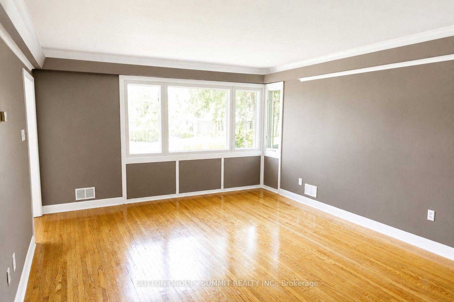 Photo 5 of 20 Havenridge Drive, Etobicoke, Kingsview Village-The Westway — HOMEH