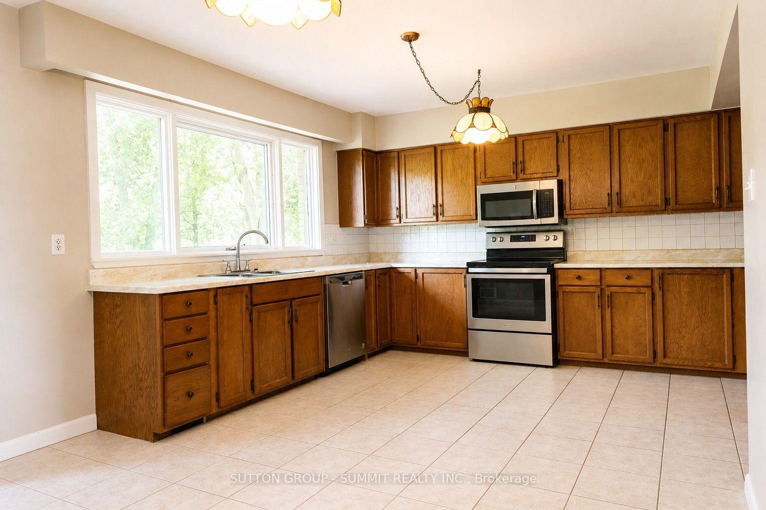 Photo 29 of 20 Havenridge Drive, Etobicoke, Kingsview Village-The Westway — HOMEH
