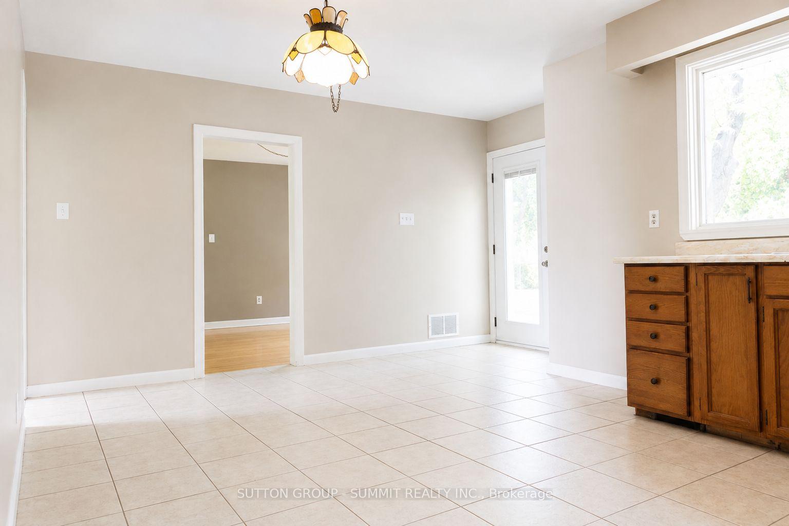 Photo 32 of 20 Havenridge Drive, Etobicoke, Kingsview Village-The Westway — HOMEH