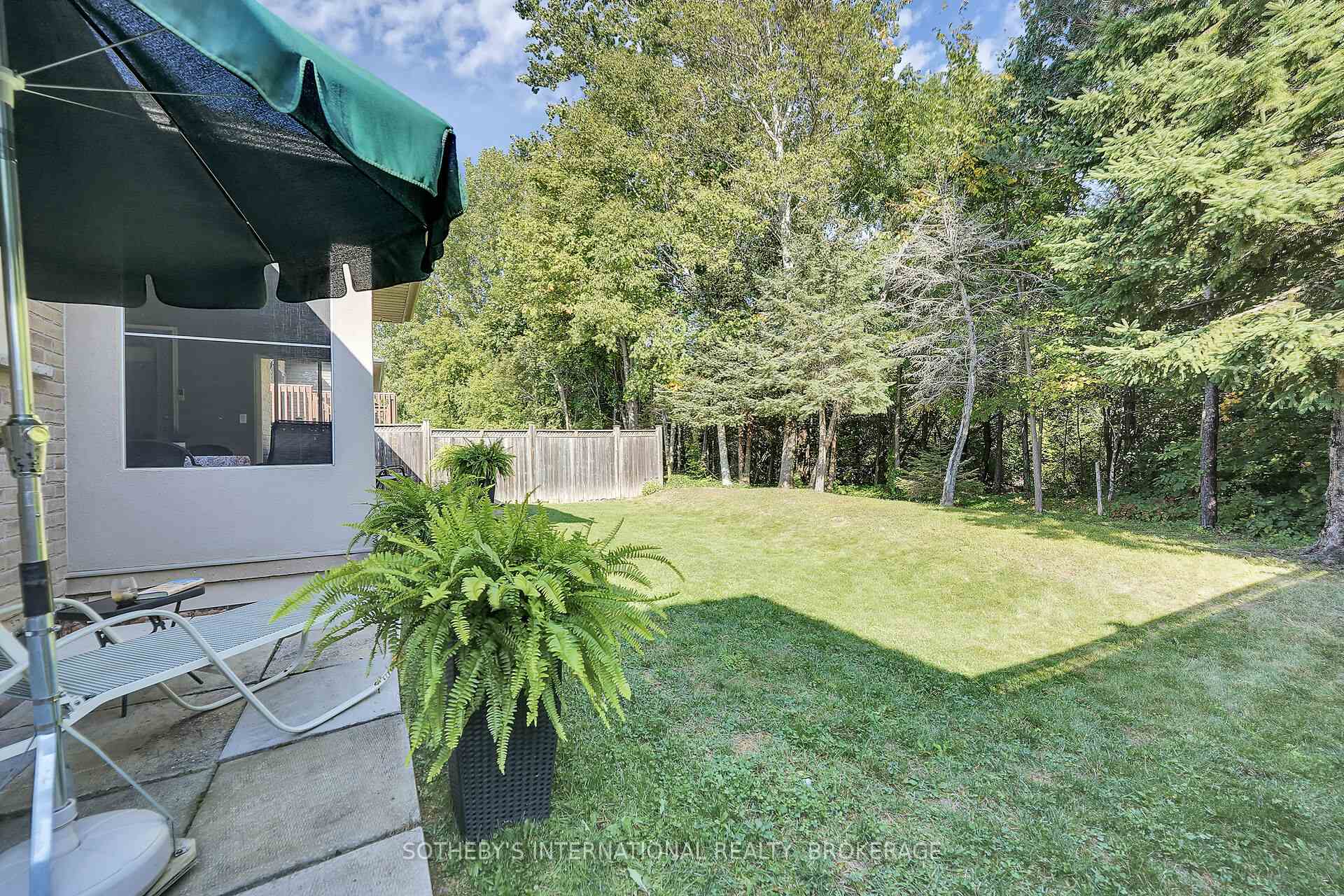Photo 2 of 64 Mason Court, Welland, N. Welland — HOMEH
