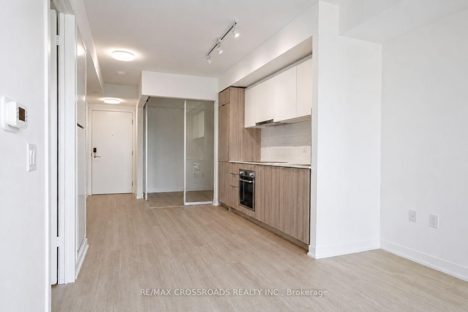 Photo 4 of Unit 1503, 15 David Salomon Drive, Toronto, Flemingdon Park — HOMEH