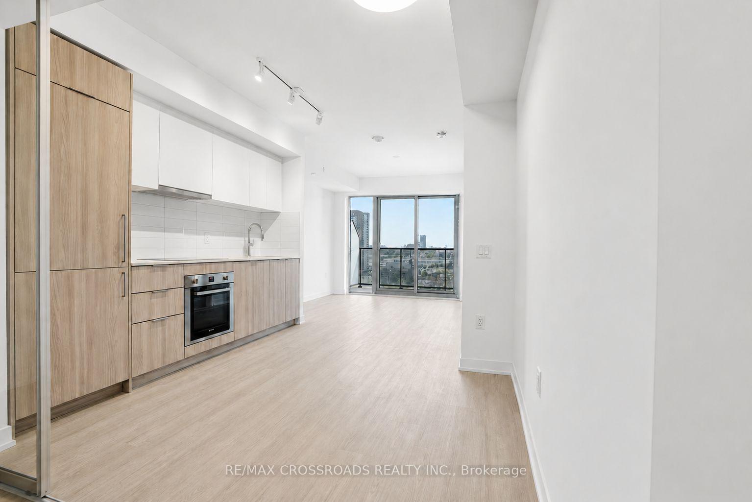 Photo 5 of Unit 1503, 15 David Salomon Drive, Toronto, Flemingdon Park — HOMEH
