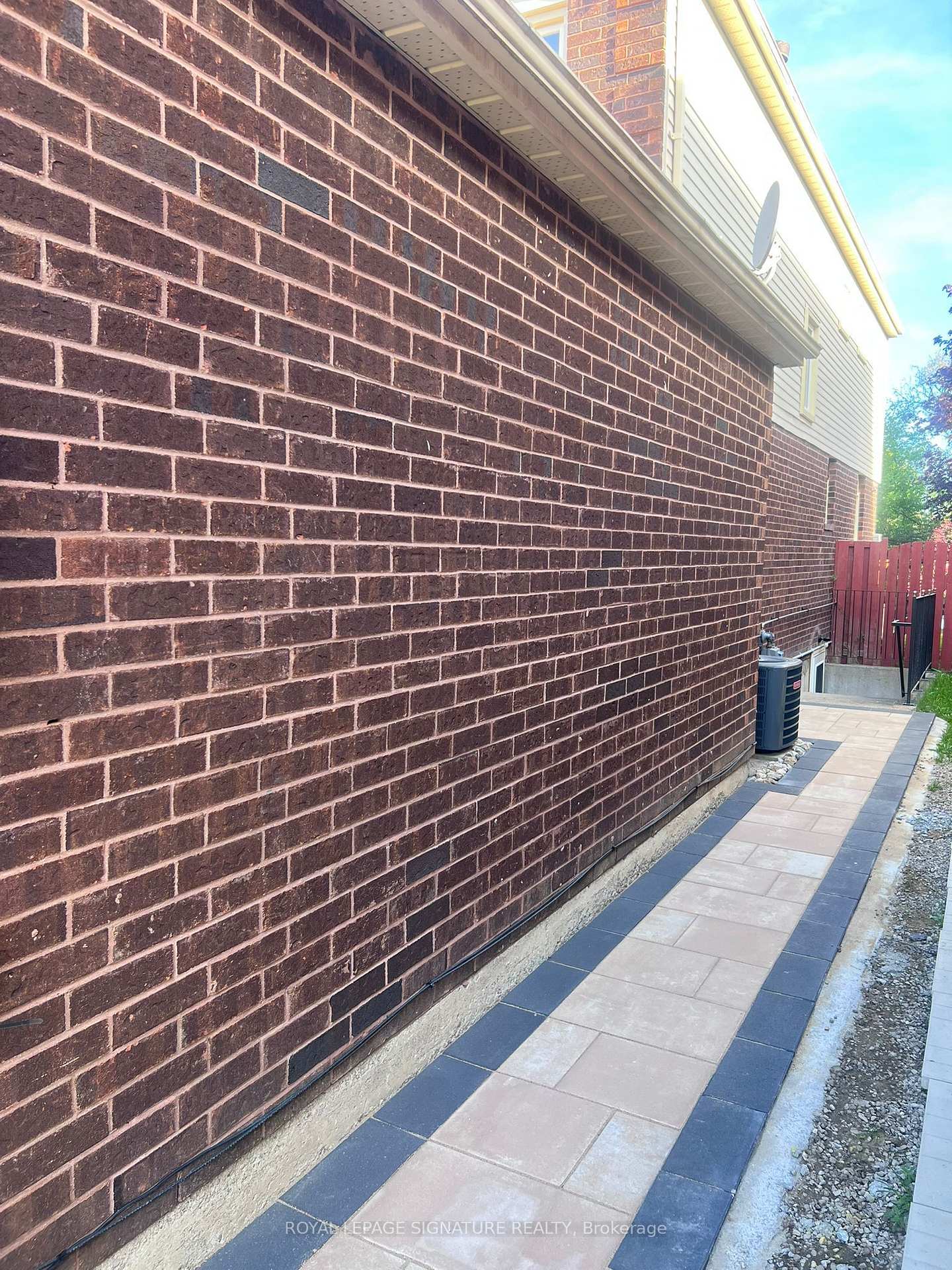 Photo 2 of Unit Lower, 211 Glen Hill Drive, Whitby, Blue Grass Meadows — HOMEH