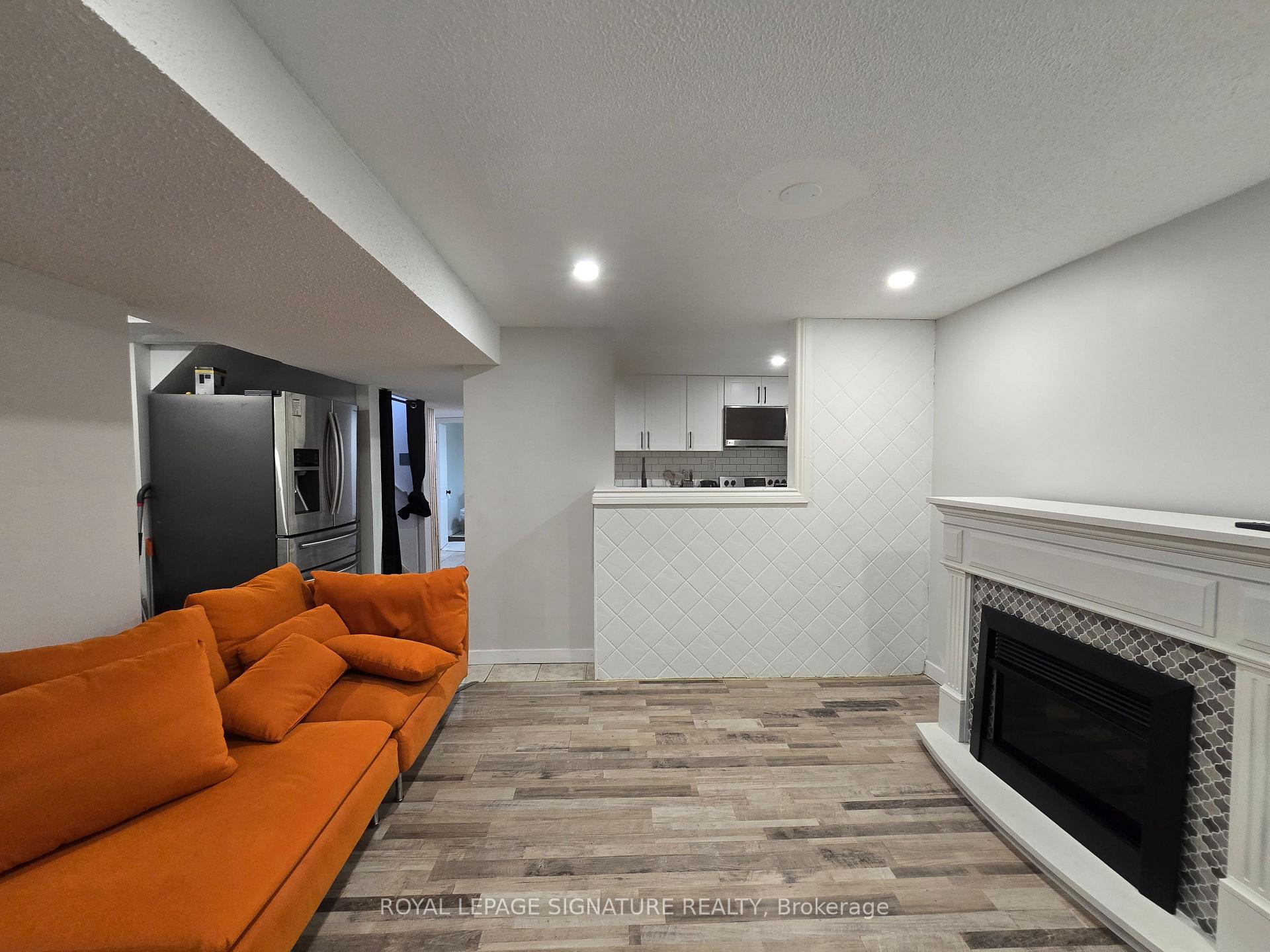 Photo 5 of Unit Lower, 211 Glen Hill Drive, Whitby, Blue Grass Meadows — HOMEH
