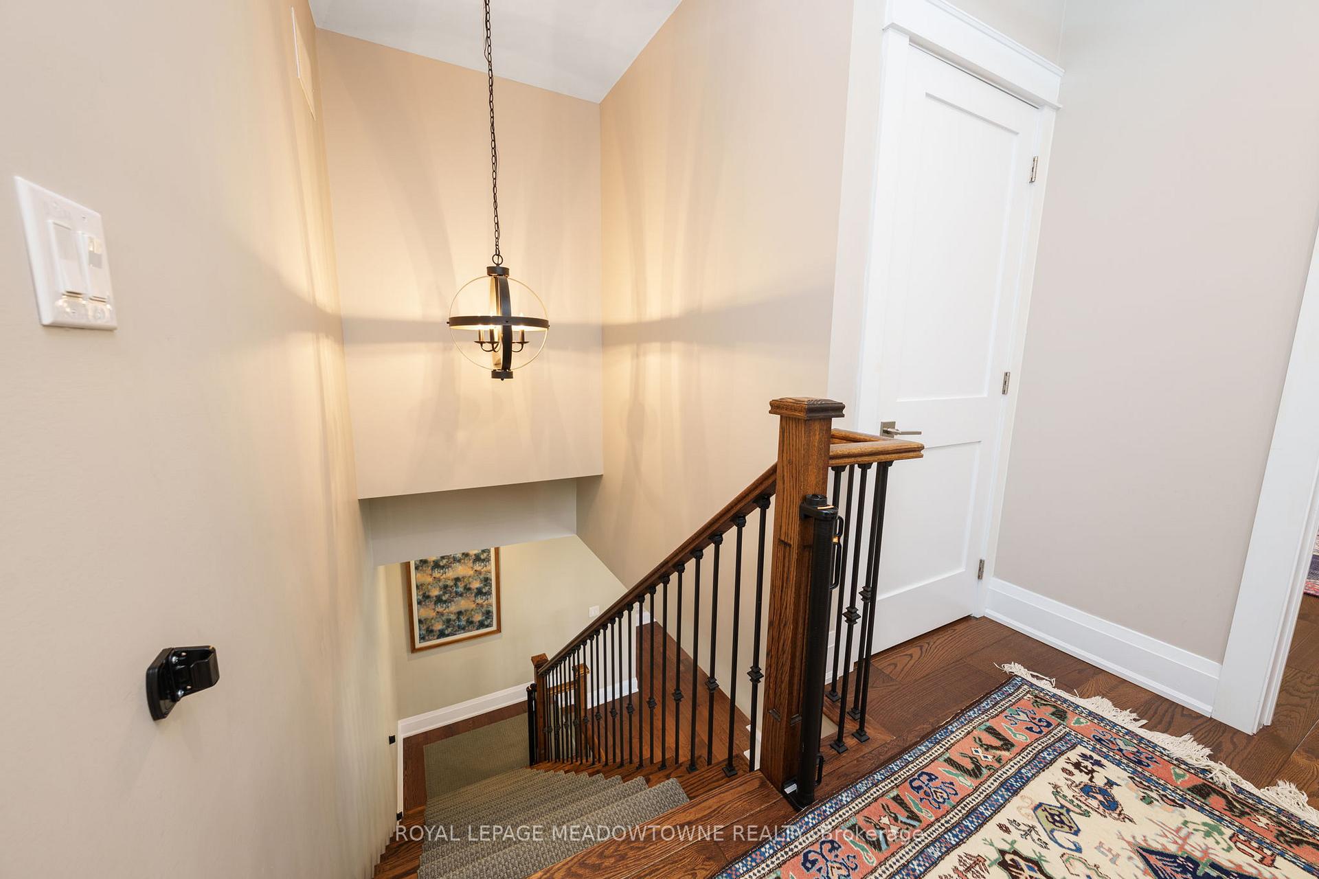 Photo 10 of 2 Bennett Place, Halton Hills, Glen Williams — HOMEH