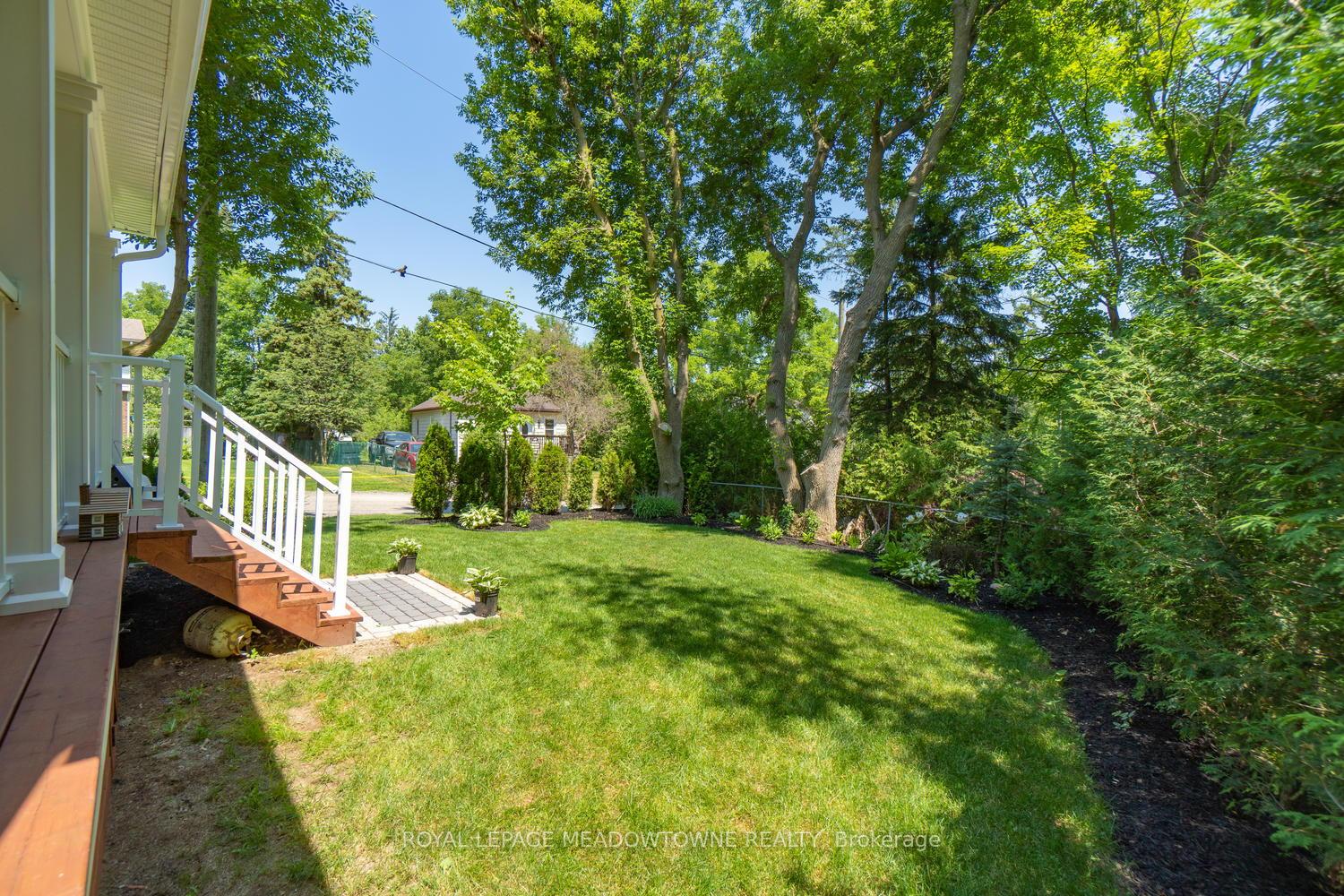 Photo 31 of 2 Bennett Place, Halton Hills, Glen Williams — HOMEH