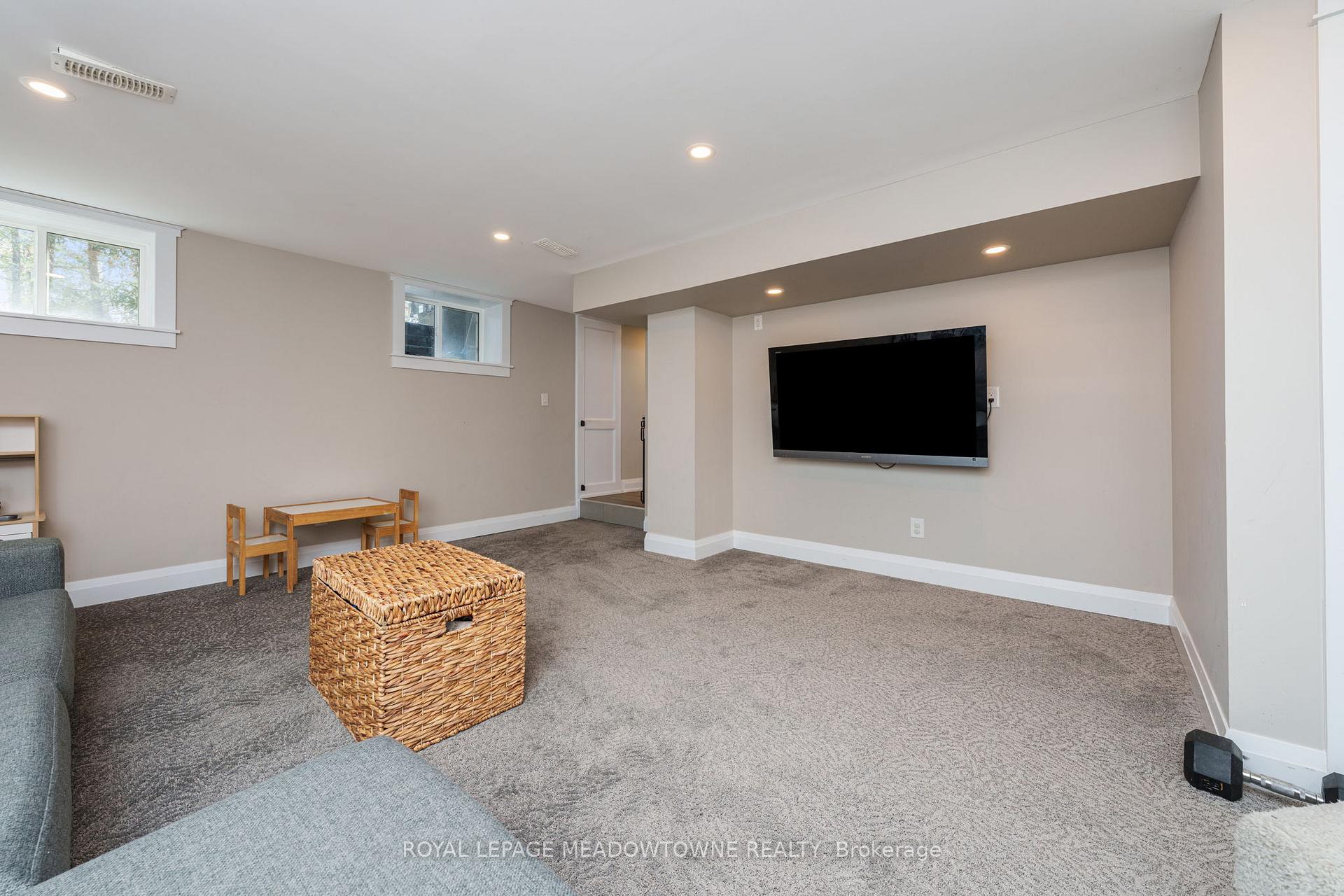 Photo 42 of 2 Bennett Place, Halton Hills, Glen Williams — HOMEH