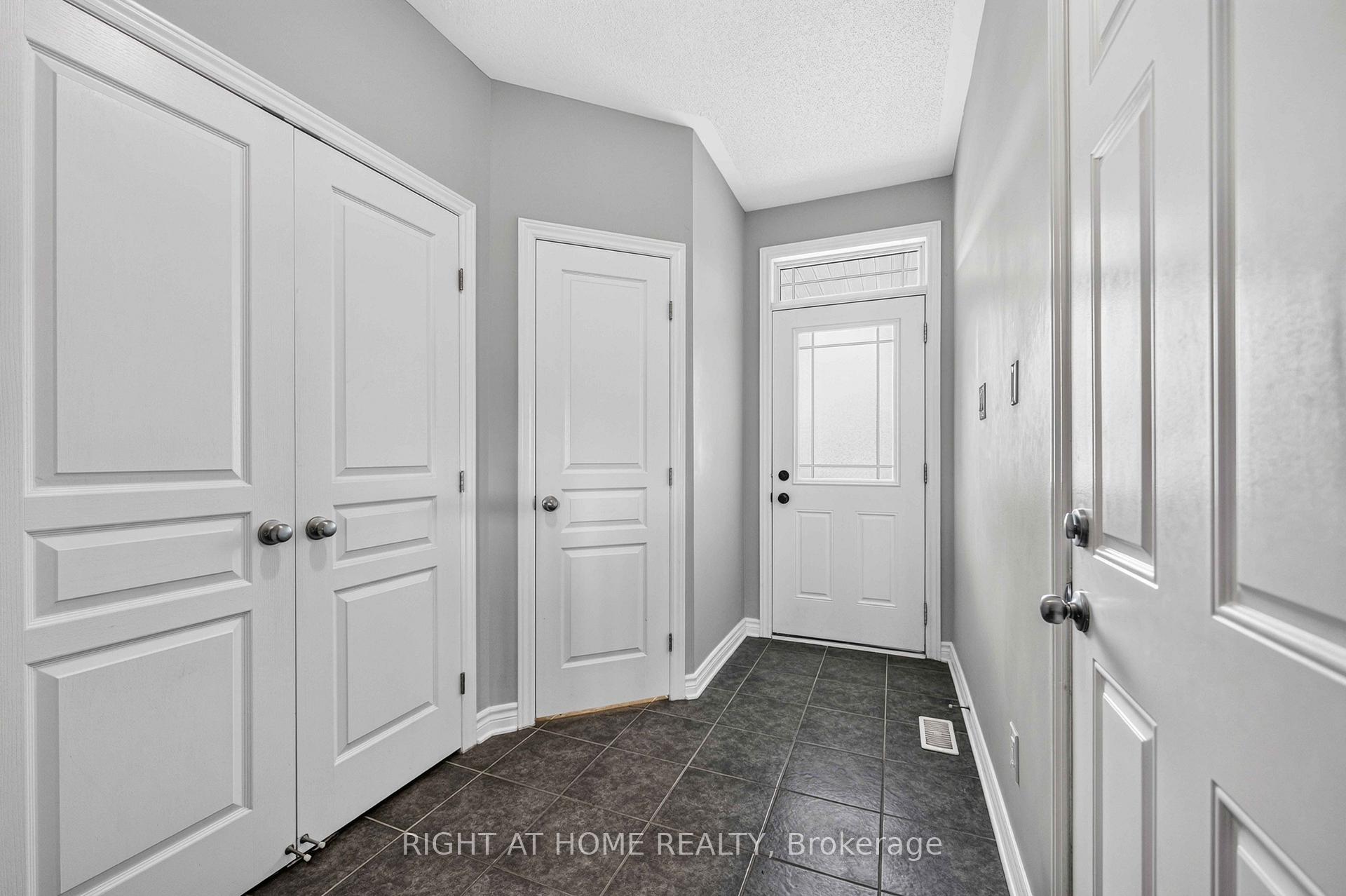 Photo 2 of 490 Barrick Hill Road, Ottawa, Kanata - Emerald Meadows/Trailwest — HOMEH
