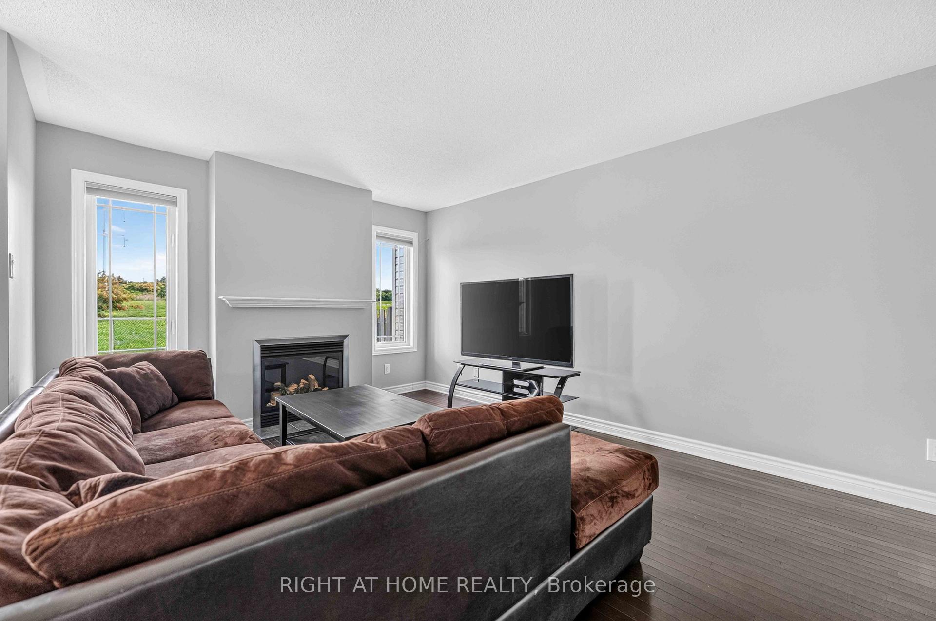 Photo 5 of 490 Barrick Hill Road, Ottawa, Kanata - Emerald Meadows/Trailwest — HOMEH