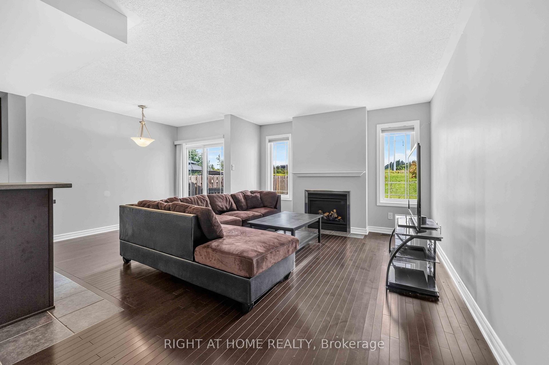 Photo 6 of 490 Barrick Hill Road, Ottawa, Kanata - Emerald Meadows/Trailwest — HOMEH