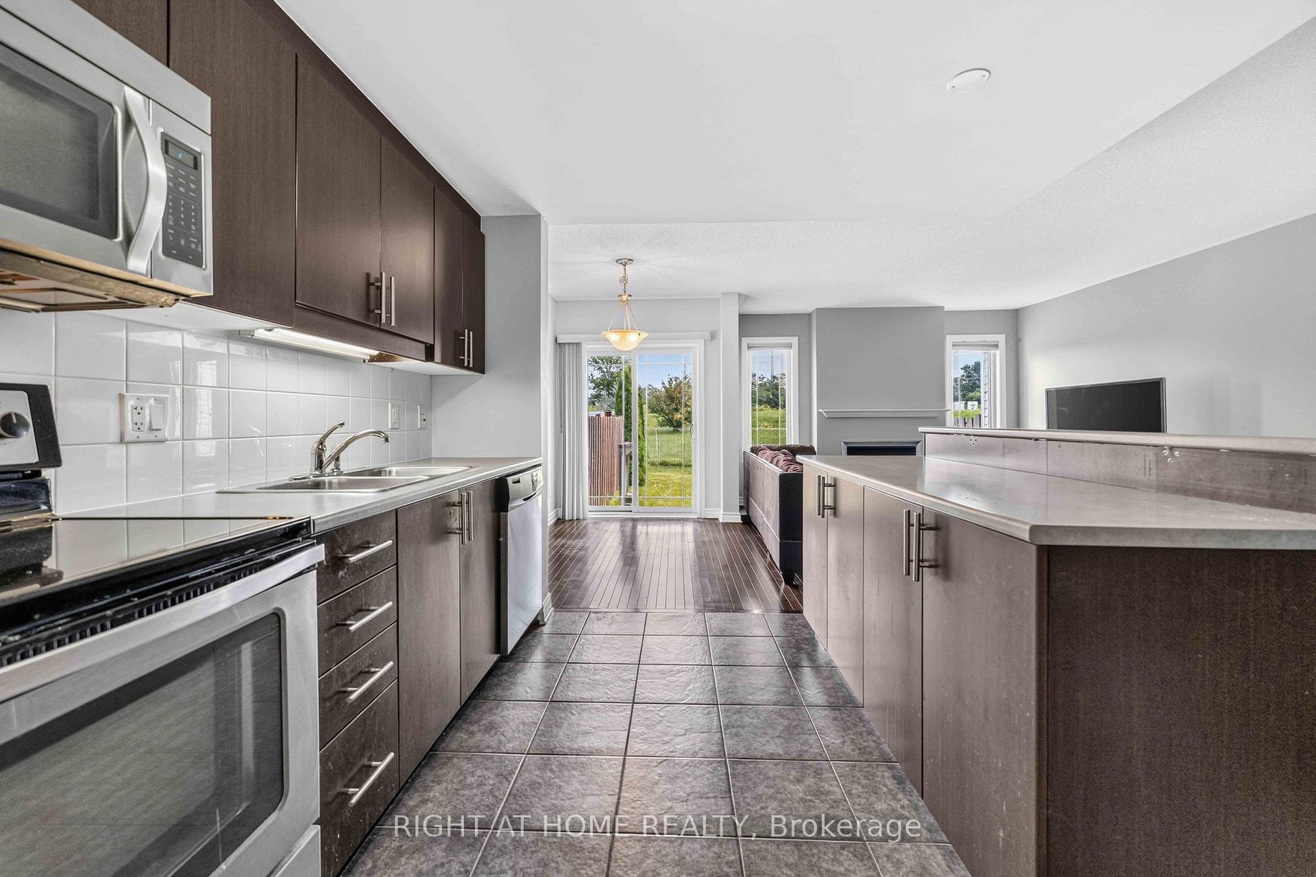 Photo 8 of 490 Barrick Hill Road, Ottawa, Kanata - Emerald Meadows/Trailwest — HOMEH