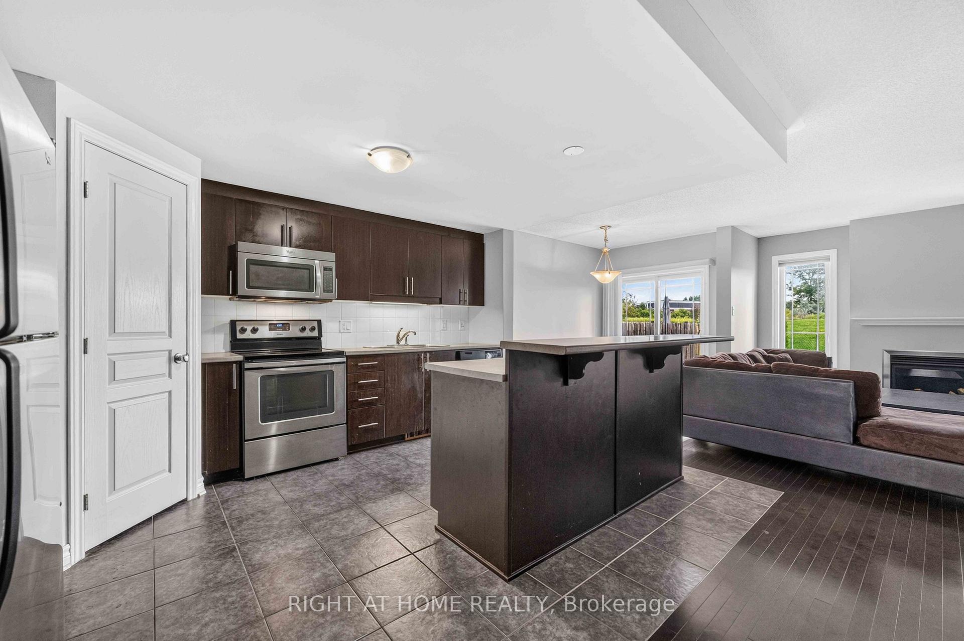 Photo 9 of 490 Barrick Hill Road, Ottawa, Kanata - Emerald Meadows/Trailwest — HOMEH