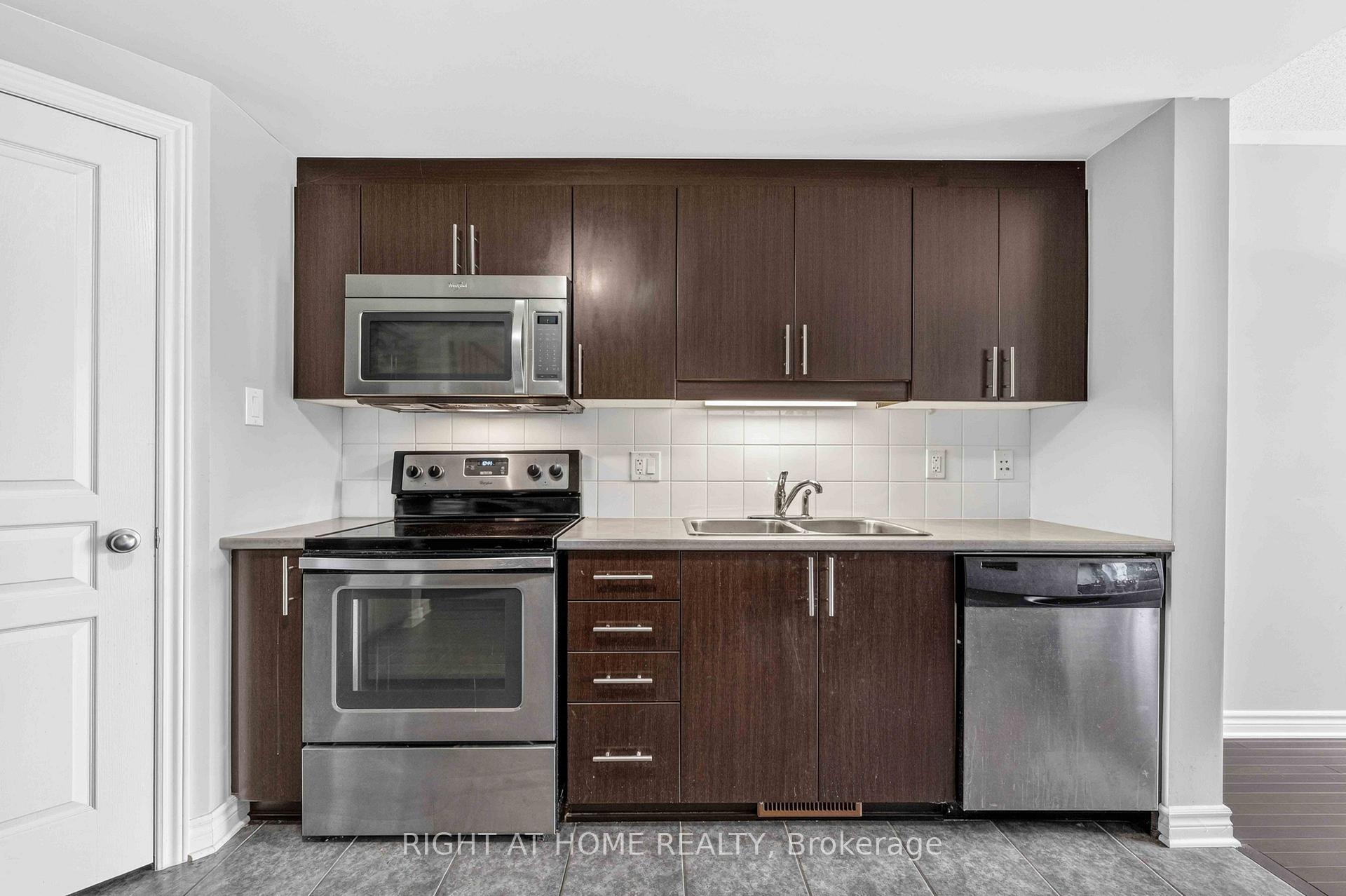 Photo 10 of 490 Barrick Hill Road, Ottawa, Kanata - Emerald Meadows/Trailwest — HOMEH