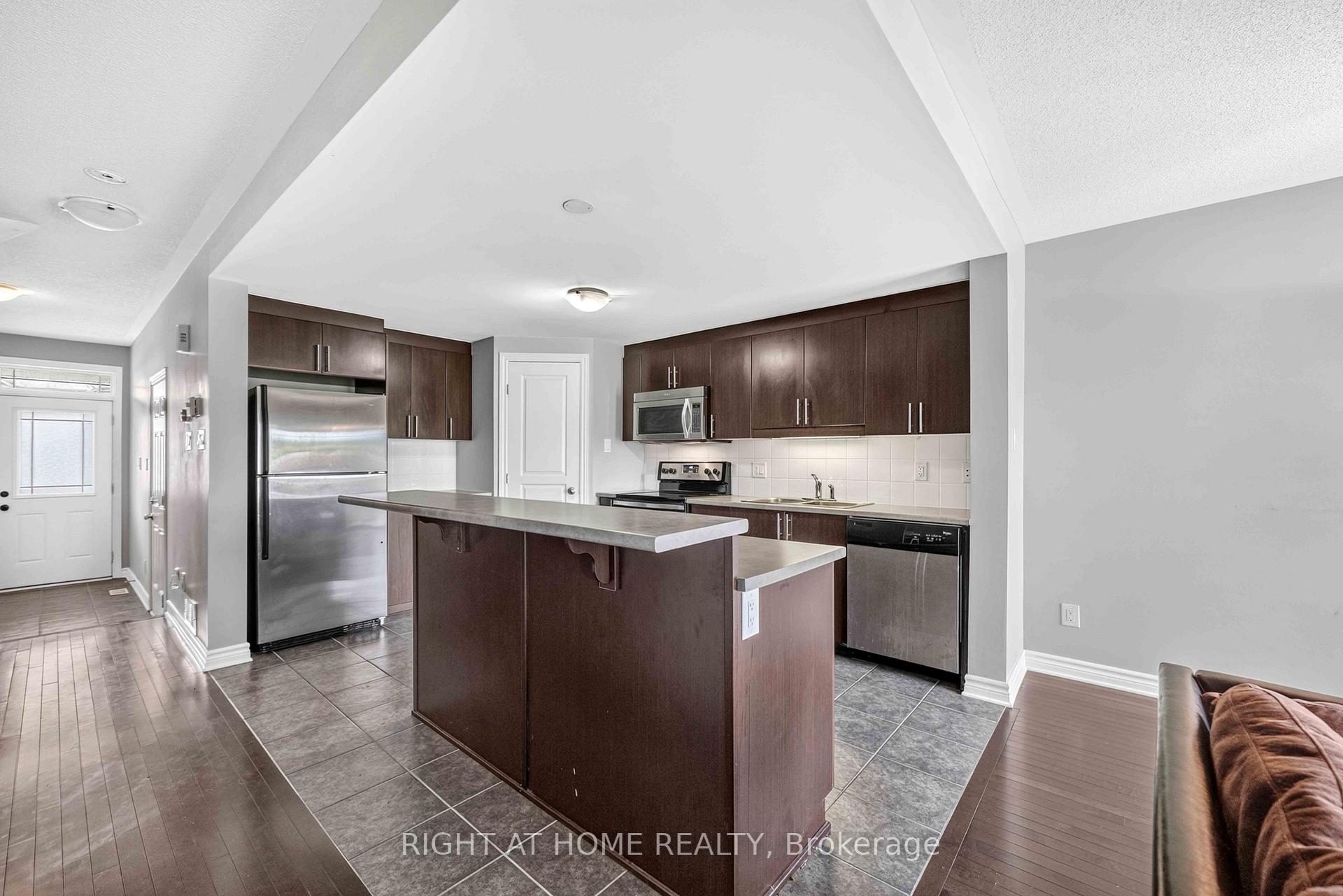 Photo 12 of 490 Barrick Hill Road, Ottawa, Kanata - Emerald Meadows/Trailwest — HOMEH