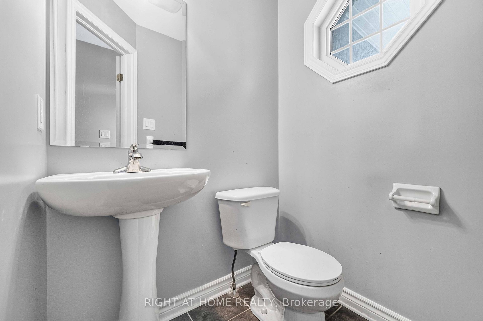 Photo 13 of 490 Barrick Hill Road, Ottawa, Kanata - Emerald Meadows/Trailwest — HOMEH