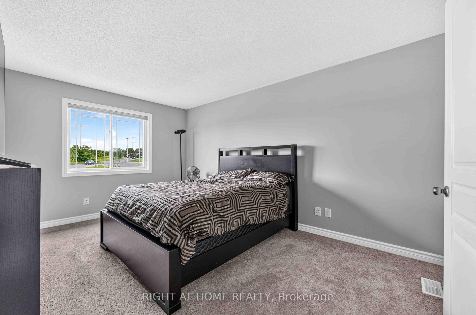 Photo 21 of 490 Barrick Hill Road, Ottawa, Kanata - Emerald Meadows/Trailwest — HOMEH