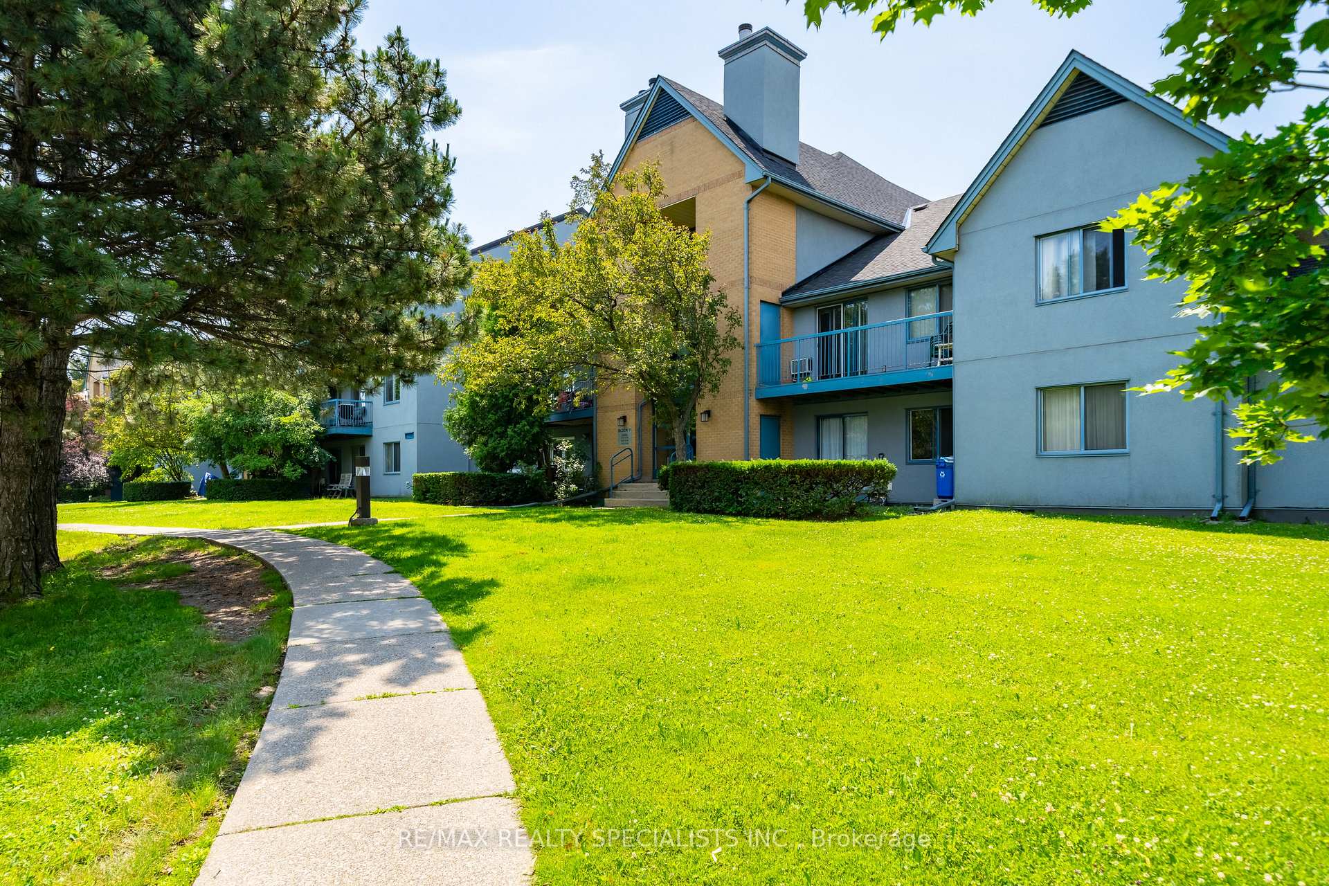 Photo of Unit 612, 95 Trailwood Drive