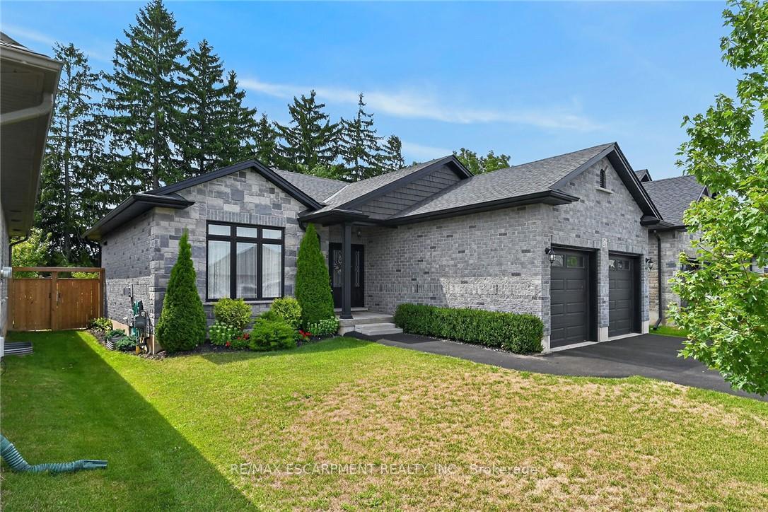 Photo 2 of 26 Stonebridge Place, Norfolk, Simcoe — HOMEH