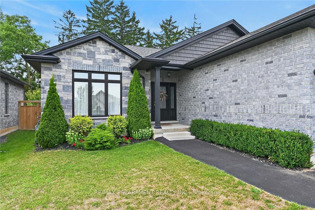 Photo 3 of 26 Stonebridge Place, Norfolk, Simcoe — HOMEH