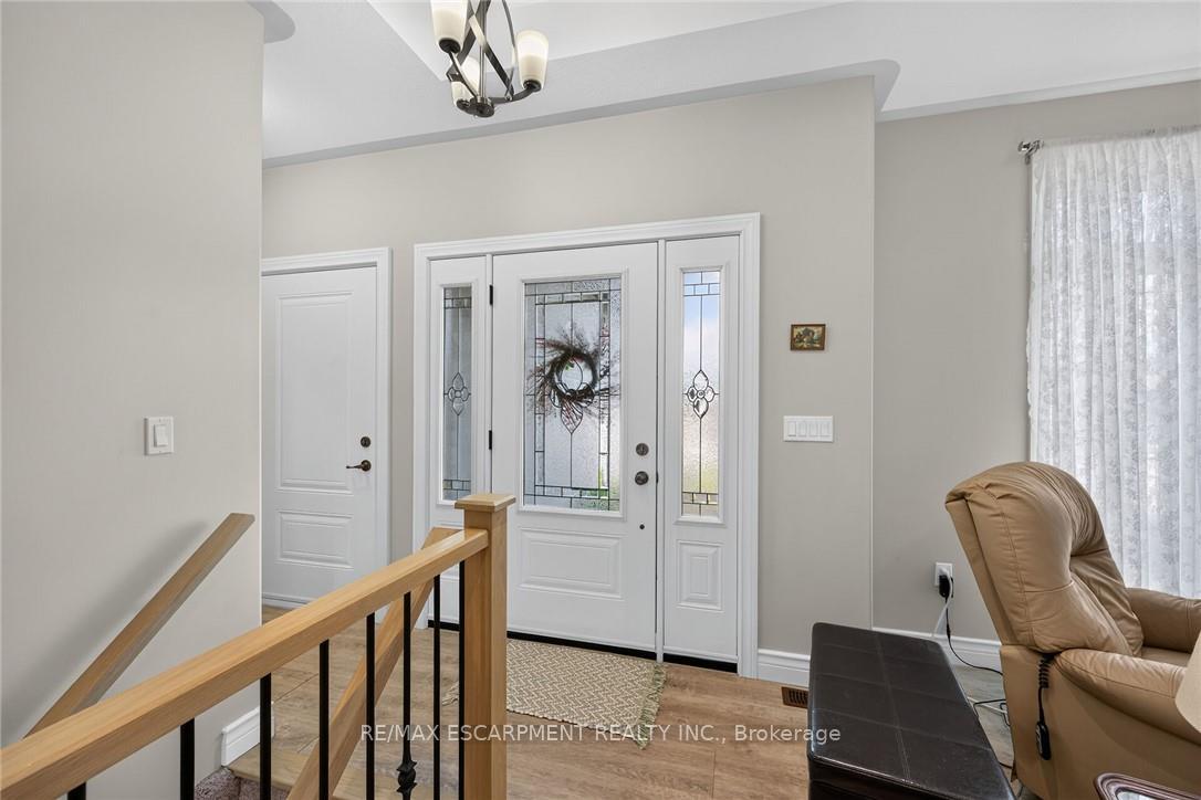Photo 5 of 26 Stonebridge Place, Norfolk, Simcoe — HOMEH