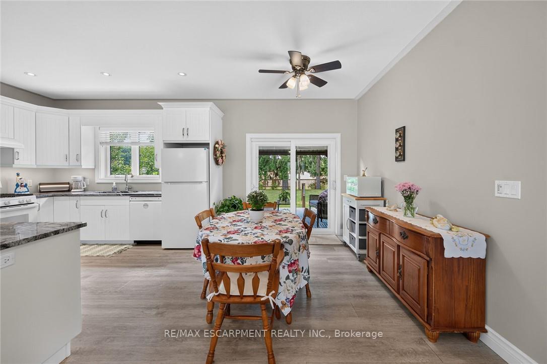 Photo 11 of 26 Stonebridge Place, Norfolk, Simcoe — HOMEH