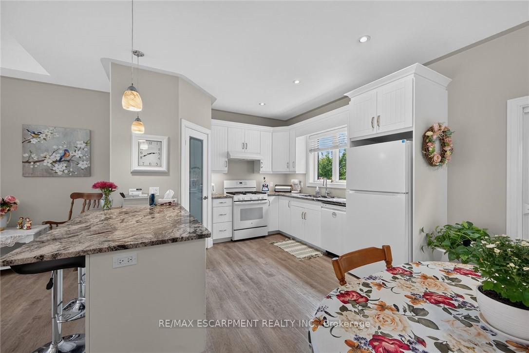 Photo 13 of 26 Stonebridge Place, Norfolk, Simcoe — HOMEH