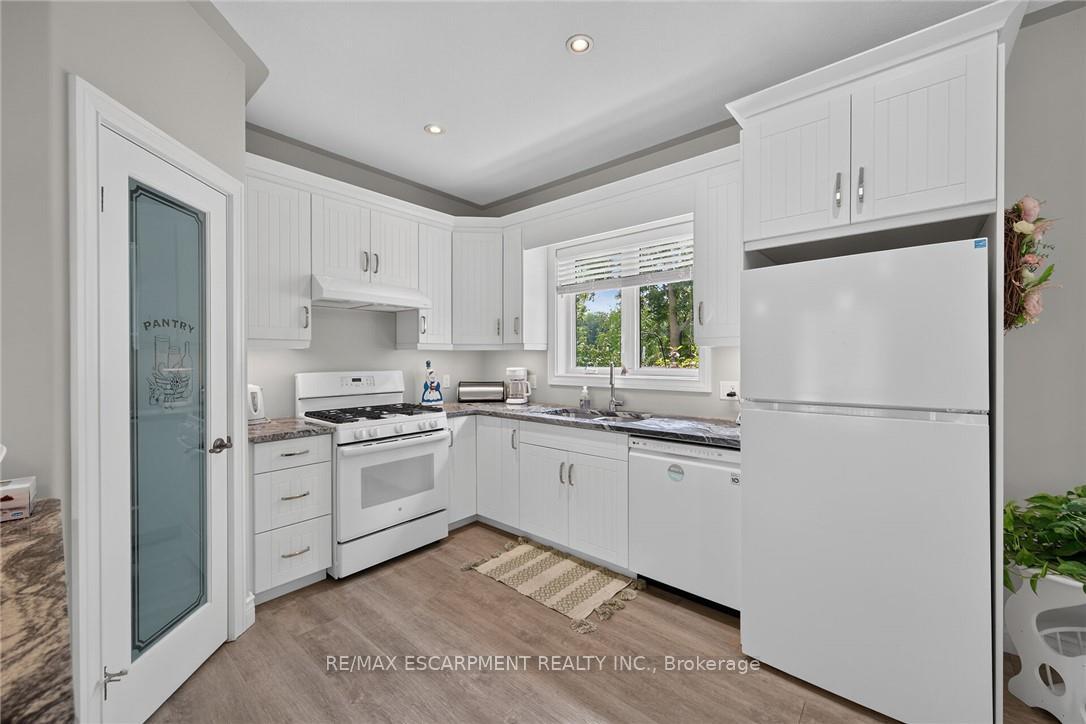 Photo 14 of 26 Stonebridge Place, Norfolk, Simcoe — HOMEH