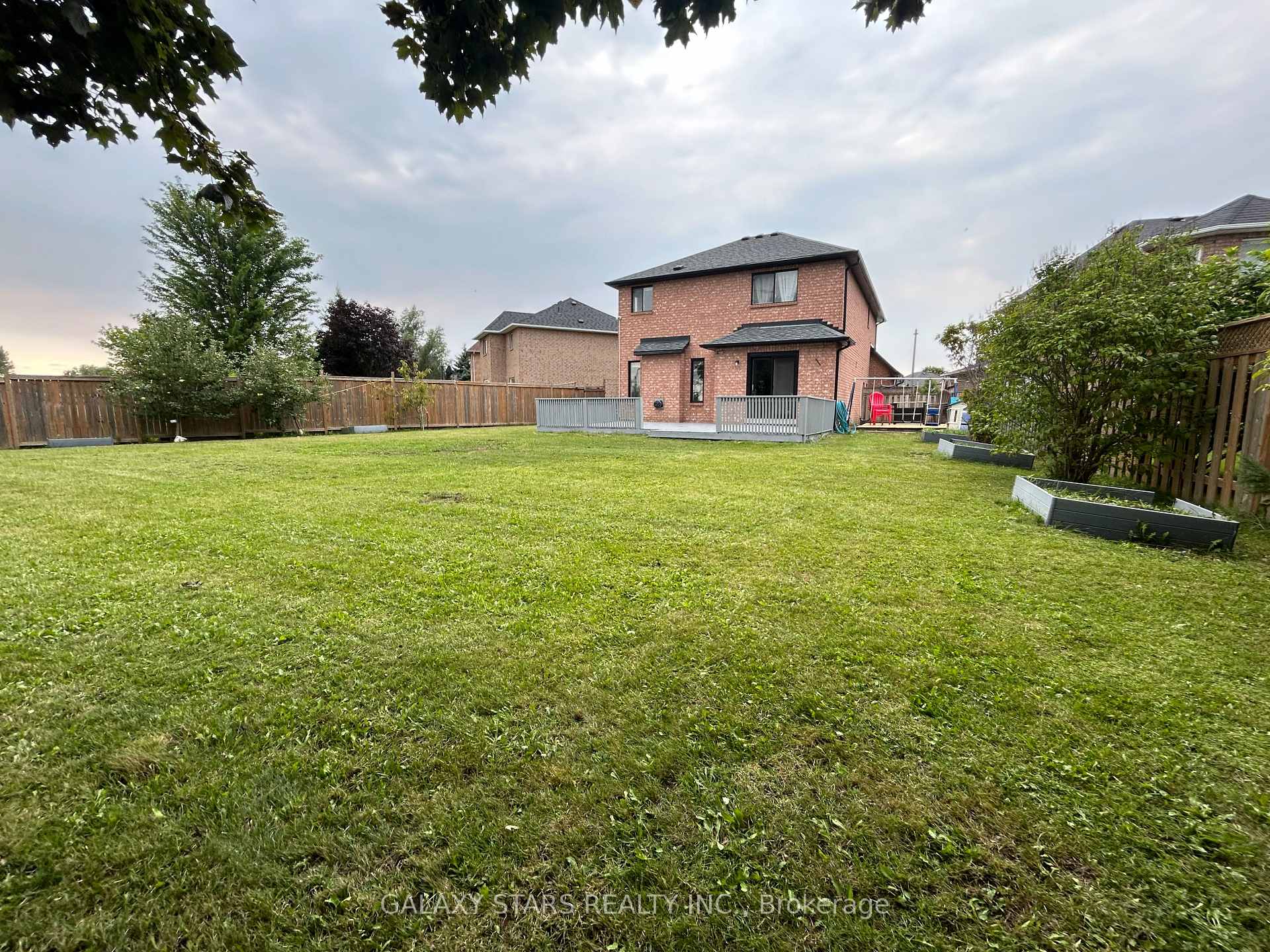 Photo 5 of 124 Amberview Drive, Georgina, Keswick South — HOMEH