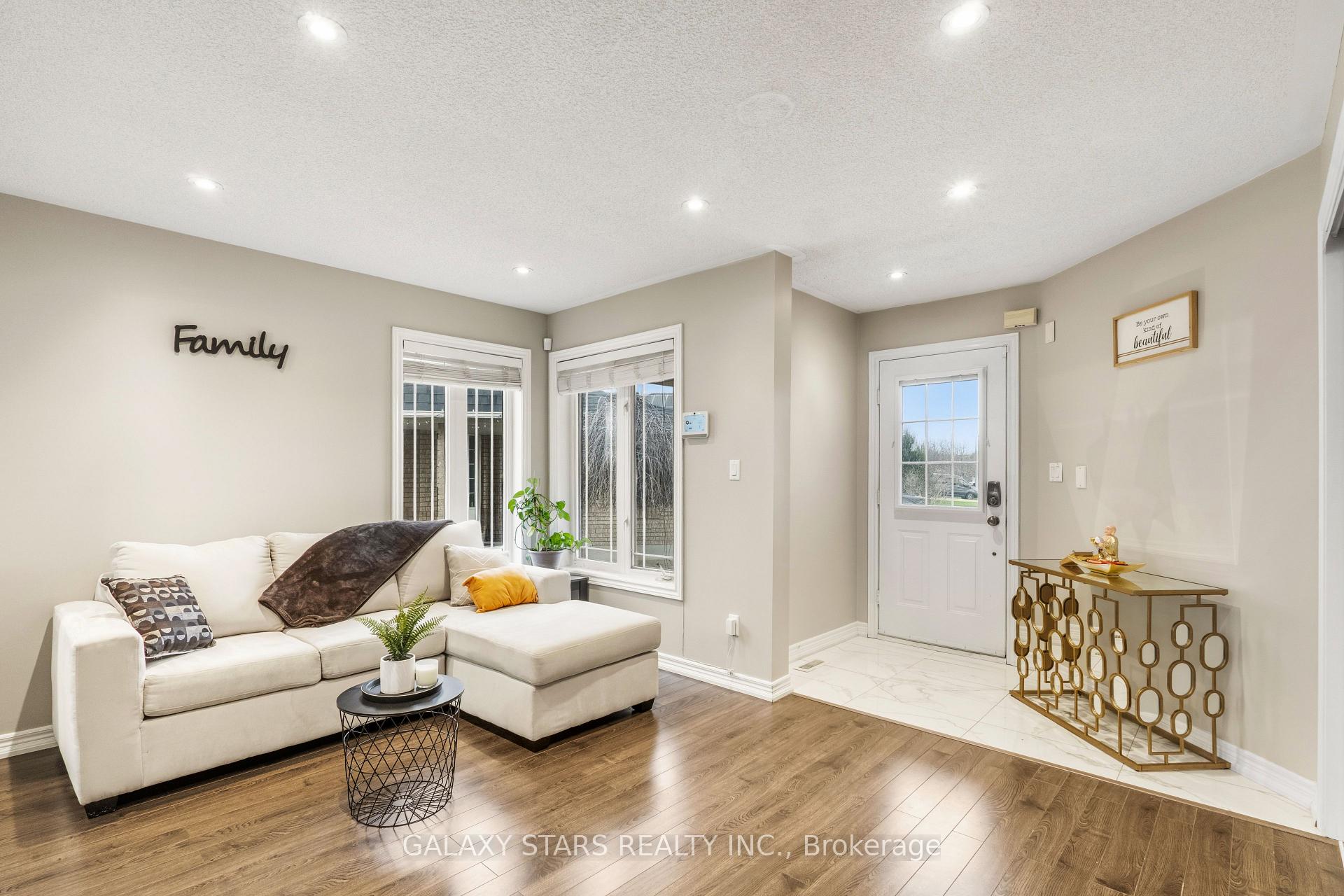 Photo 8 of 124 Amberview Drive, Georgina, Keswick South — HOMEH