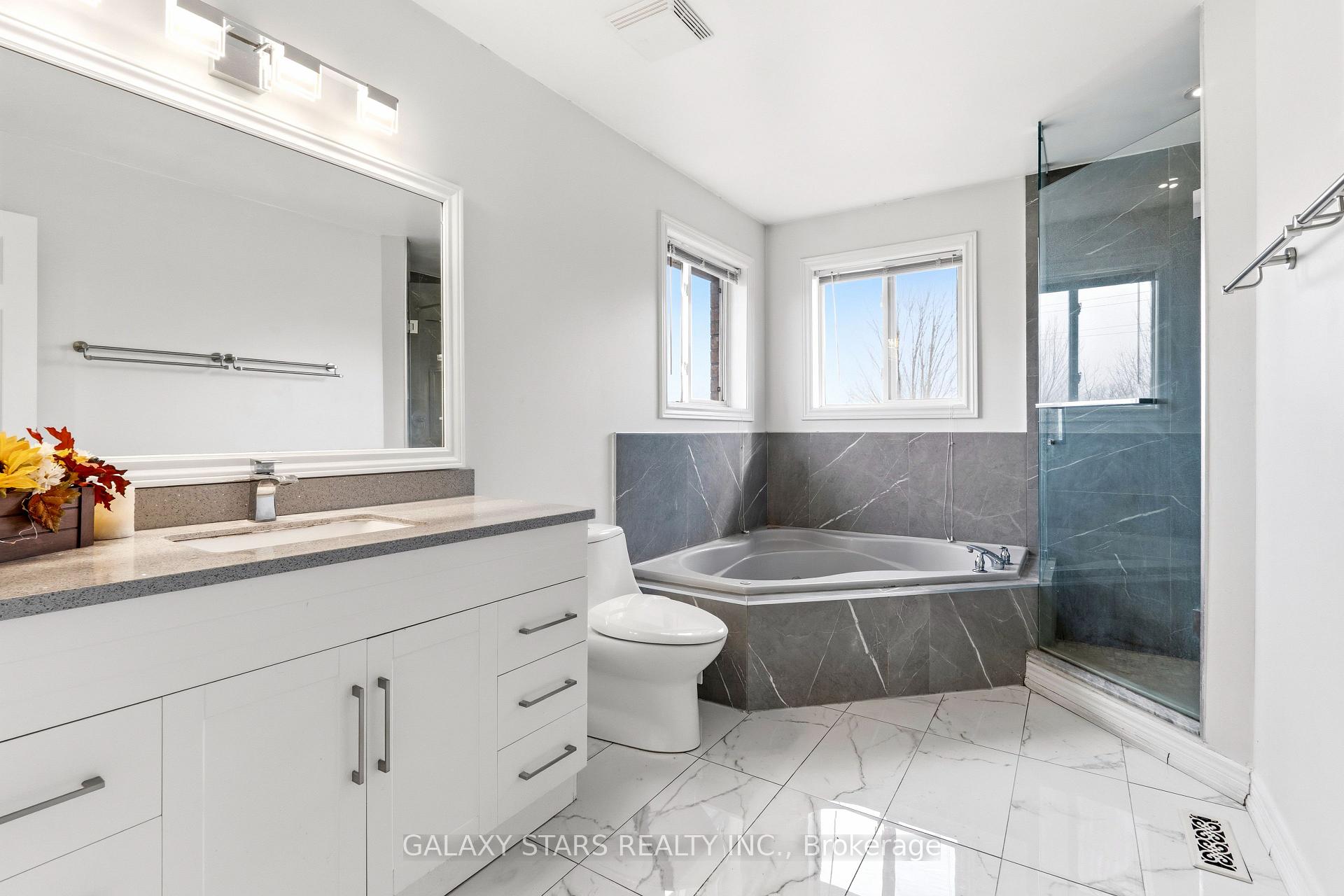 Photo 25 of 124 Amberview Drive, Georgina, Keswick South — HOMEH