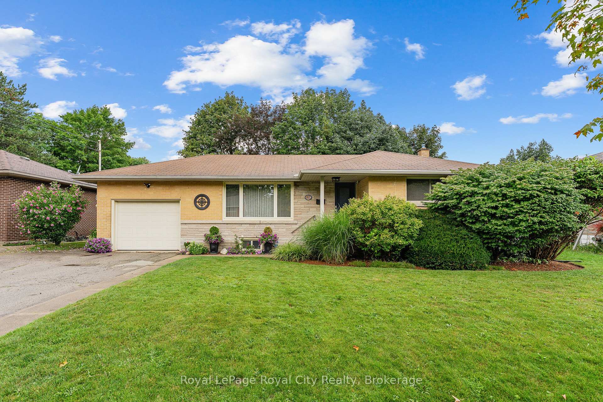 Photo 1 of 12 Tobey Avenue, Guelph, St. George's — HOMEH