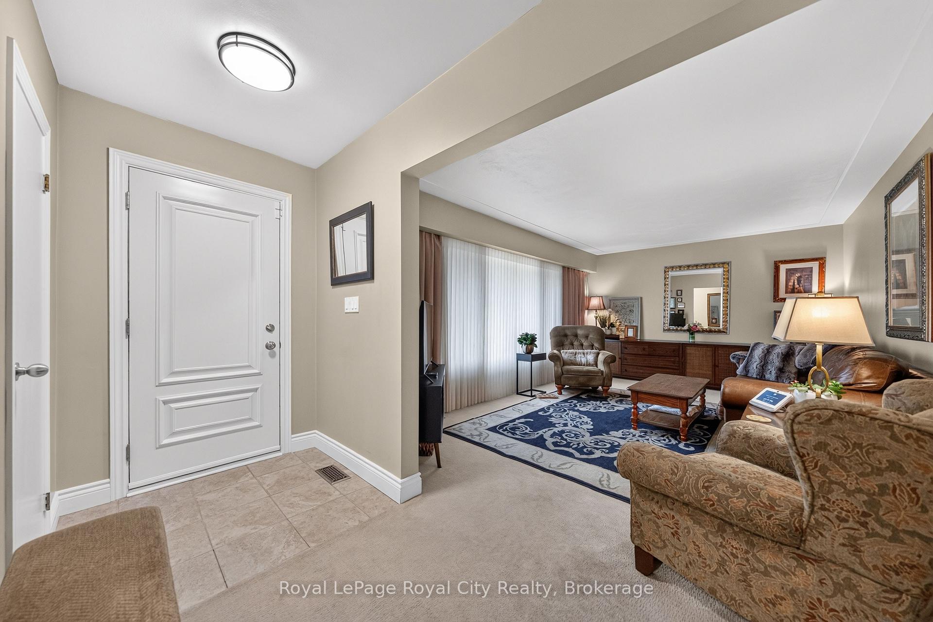Photo 4 of 12 Tobey Avenue, Guelph, St. George's — HOMEH