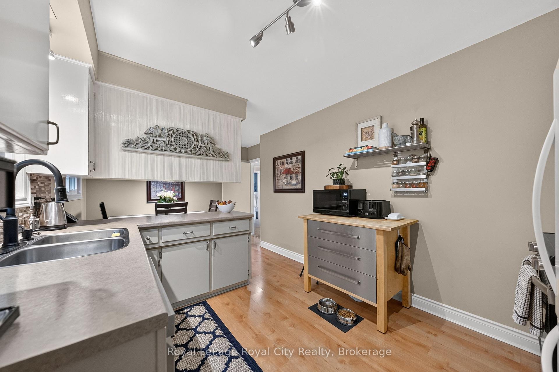 Photo 17 of 12 Tobey Avenue, Guelph, St. George's — HOMEH