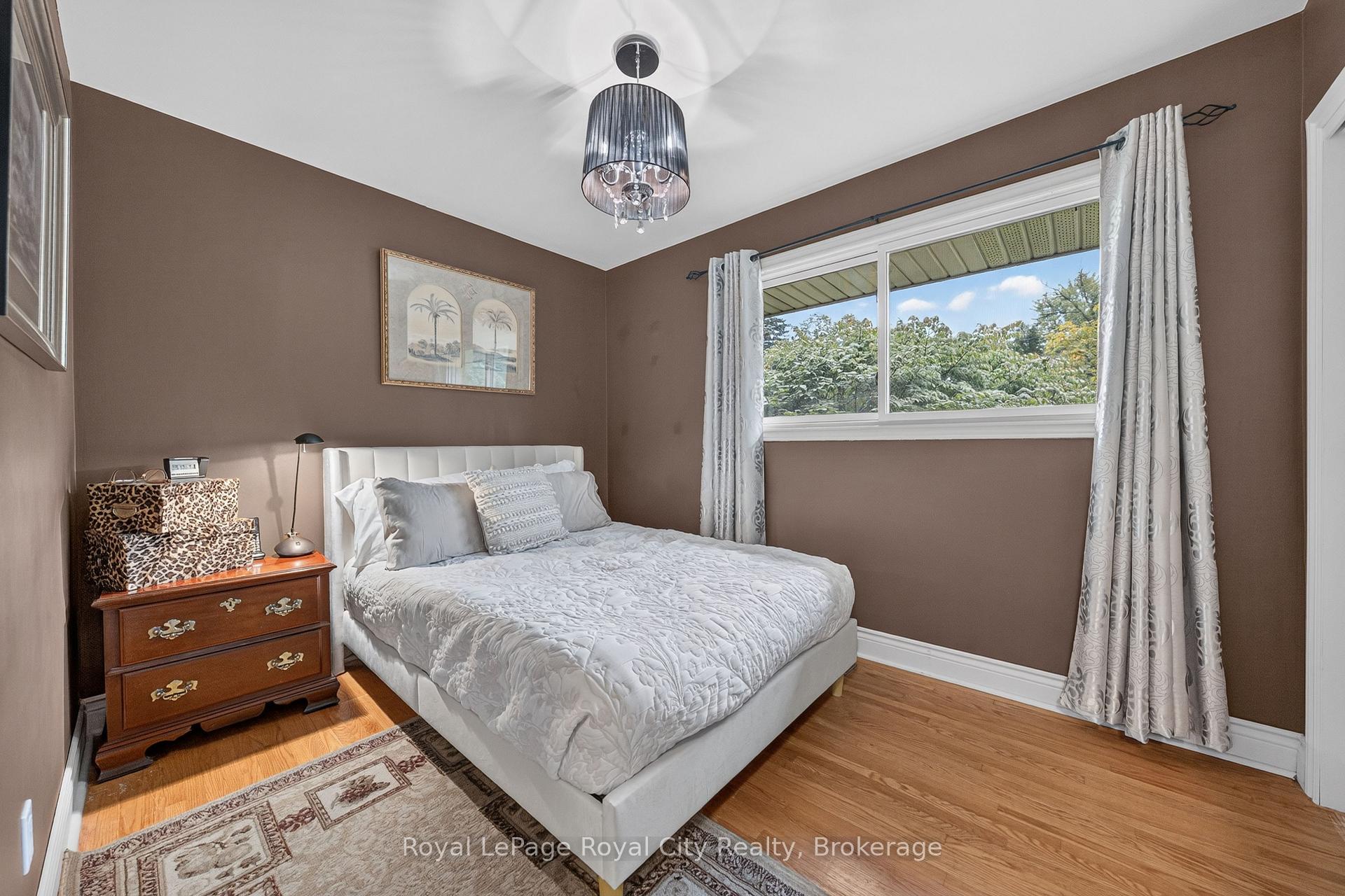 Photo 21 of 12 Tobey Avenue, Guelph, St. George's — HOMEH