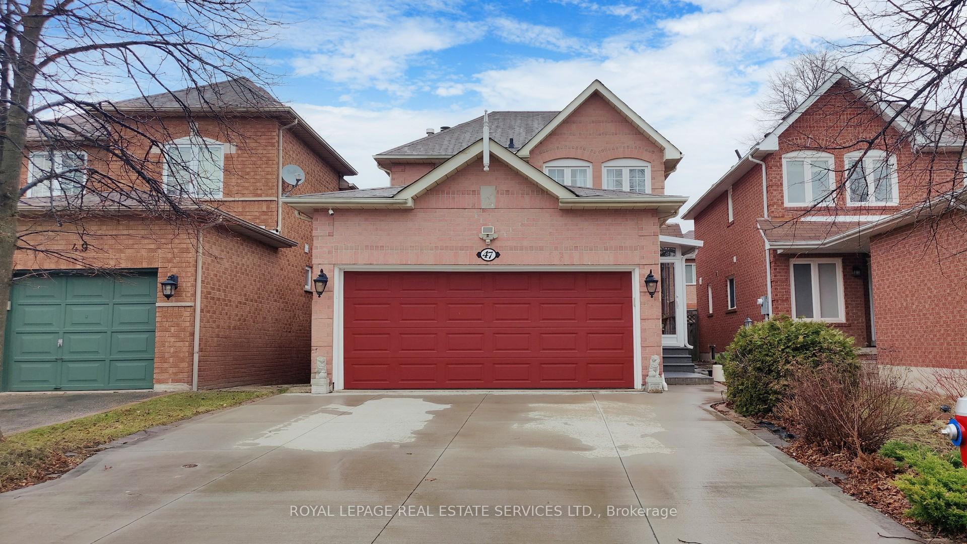 Photo 3 of 47 Hood Crescent, Brampton, Fletcher's West — HOMEH