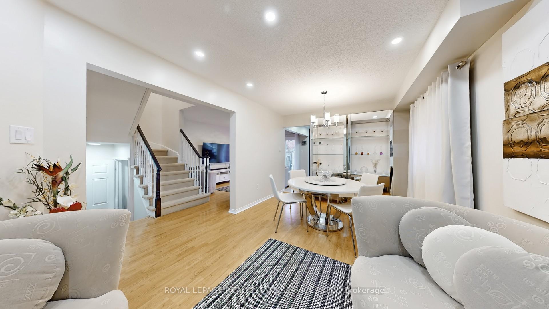 Photo 5 of 47 Hood Crescent, Brampton, Fletcher's West — HOMEH