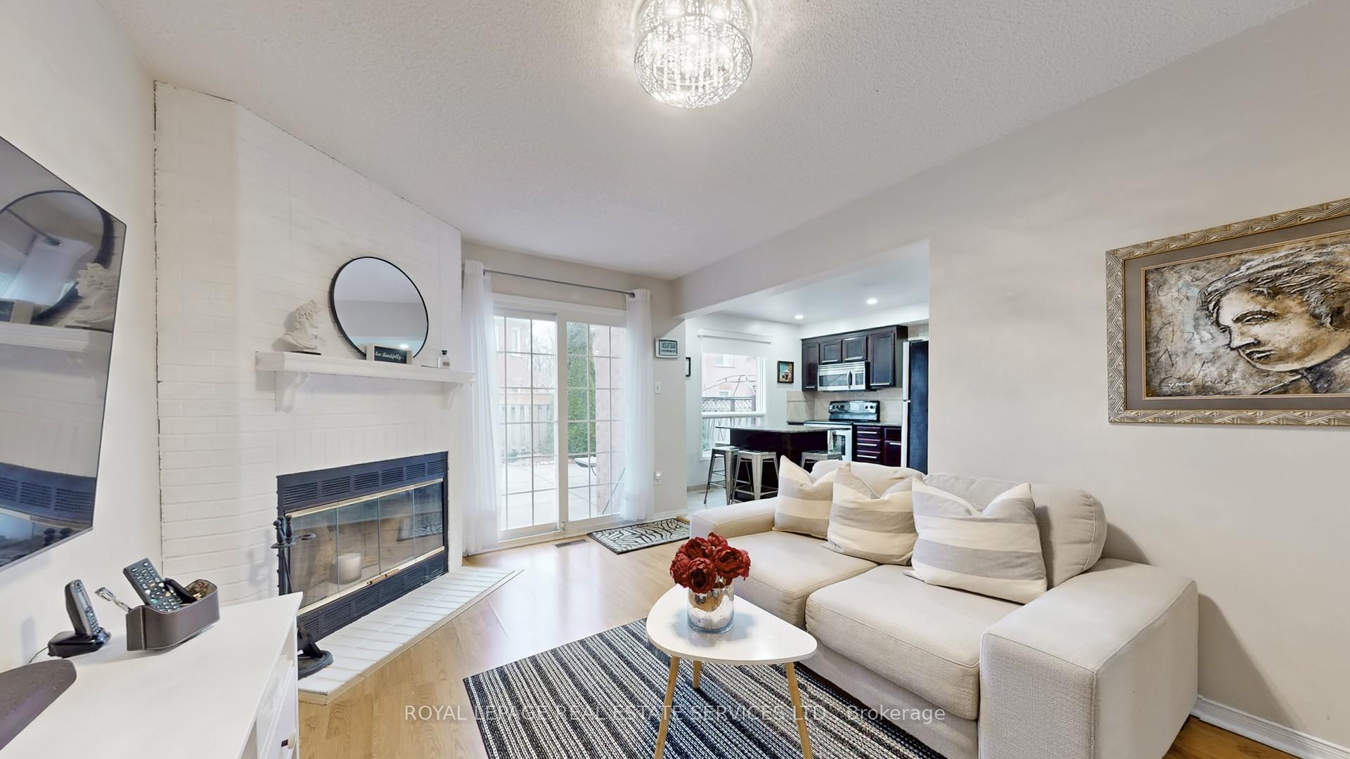 Photo 9 of 47 Hood Crescent, Brampton, Fletcher's West — HOMEH