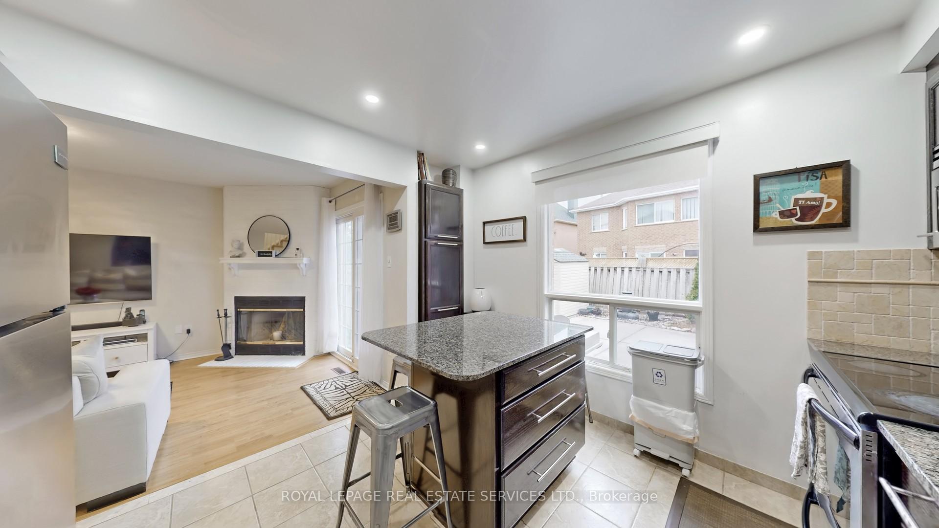 Photo 14 of 47 Hood Crescent, Brampton, Fletcher's West — HOMEH