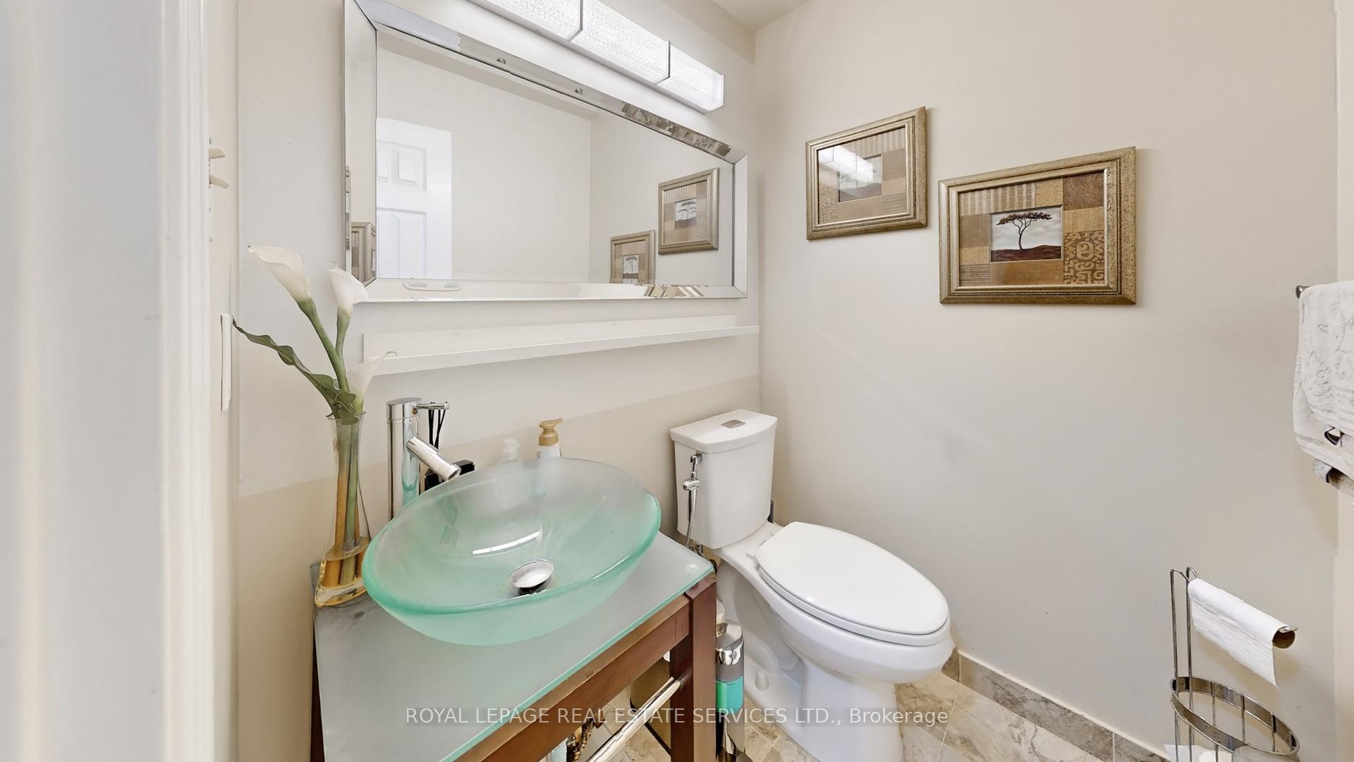 Photo 15 of 47 Hood Crescent, Brampton, Fletcher's West — HOMEH