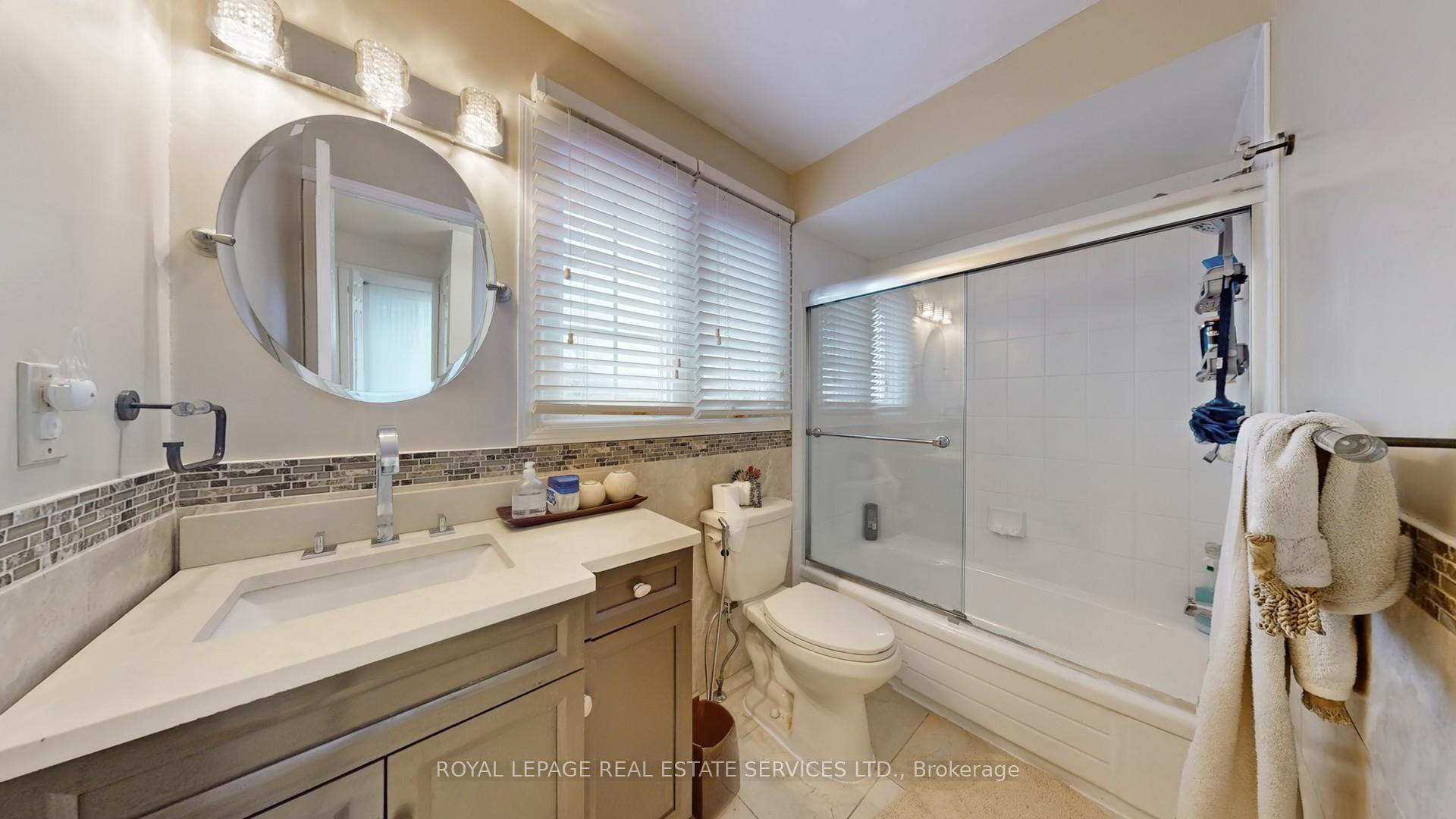 Photo 23 of 47 Hood Crescent, Brampton, Fletcher's West — HOMEH