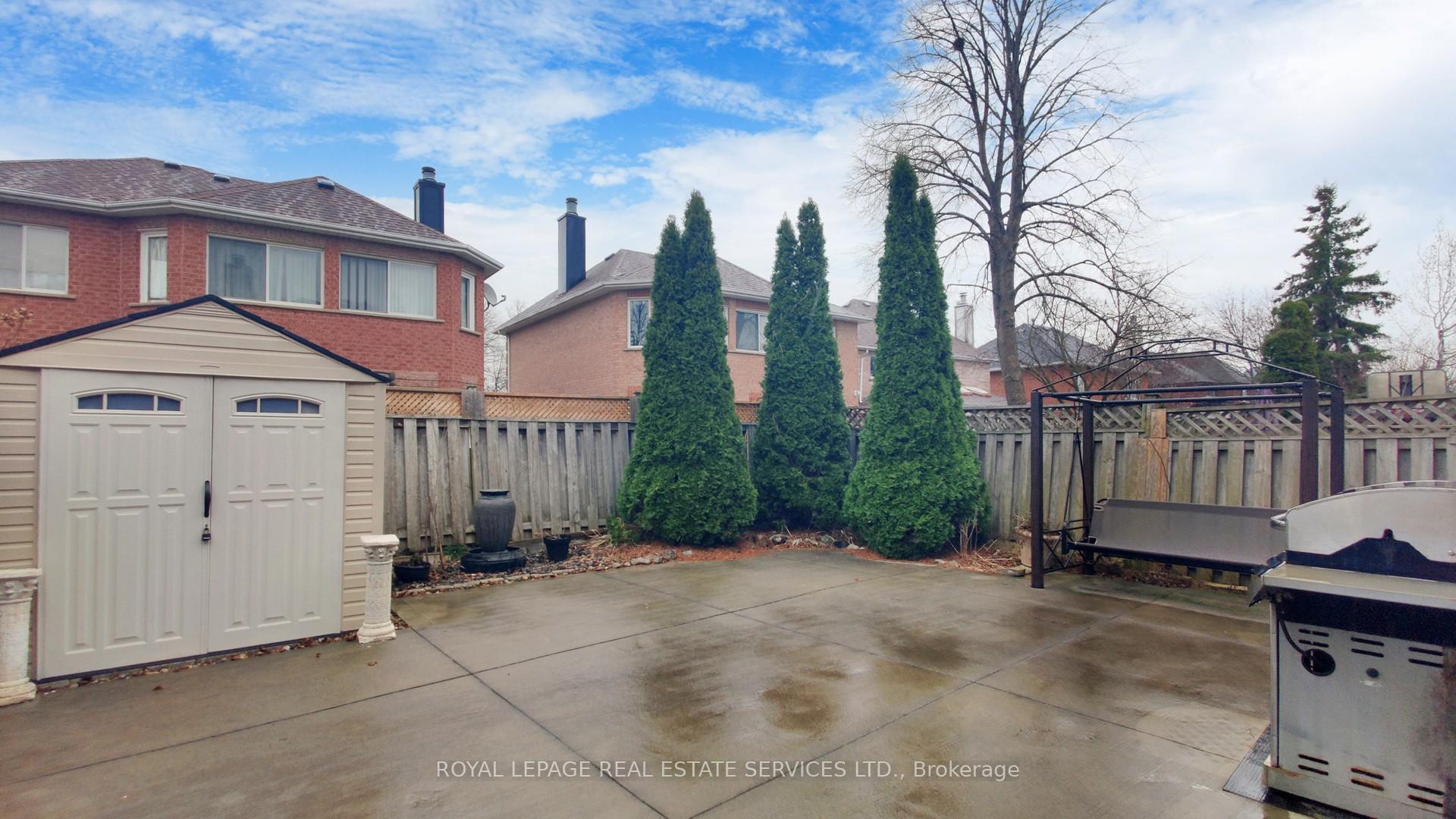 Photo 28 of 47 Hood Crescent, Brampton, Fletcher's West — HOMEH