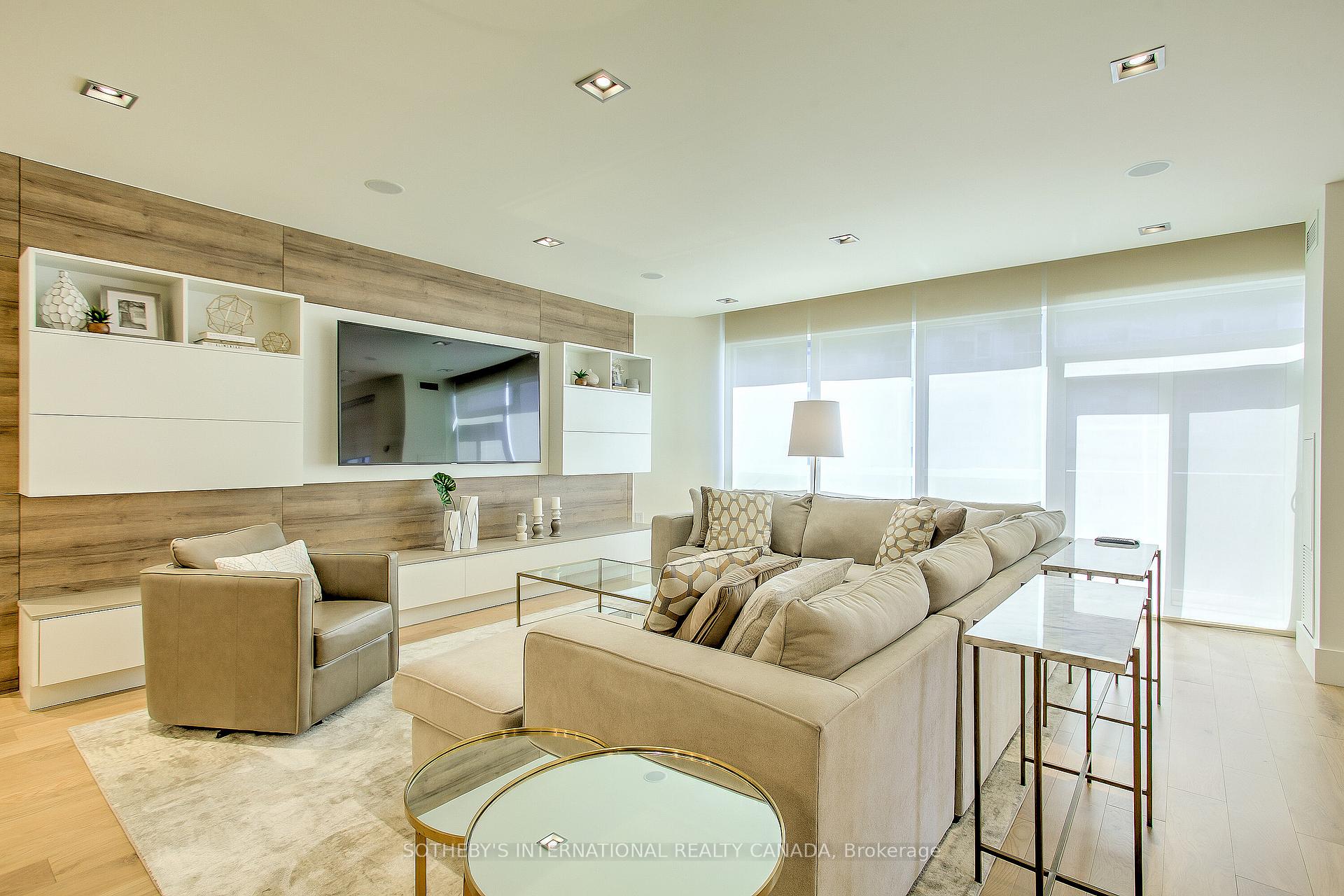 Photo 3 of Unit 2101, 20 Blue Jays Way, Toronto, Waterfront Communities — HOMEH