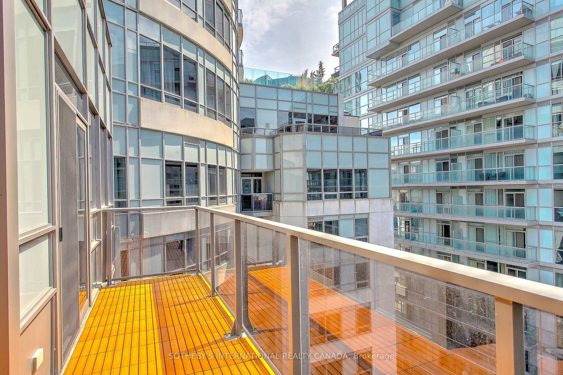 Photo 34 of Unit 2101, 20 Blue Jays Way, Toronto, Waterfront Communities — HOMEH