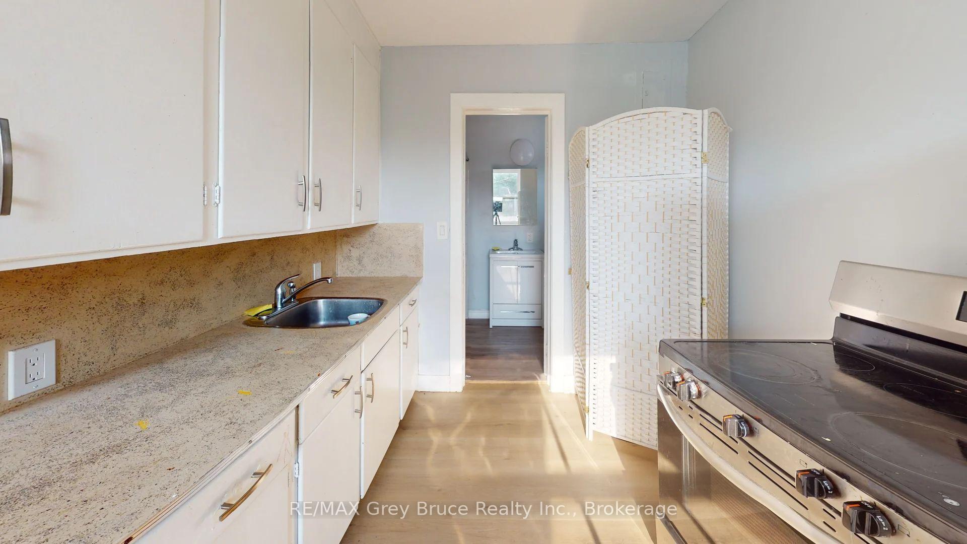 Photo 3 of Unit 4, 844 2nd Avenue E, Owen Sound — HOMEH