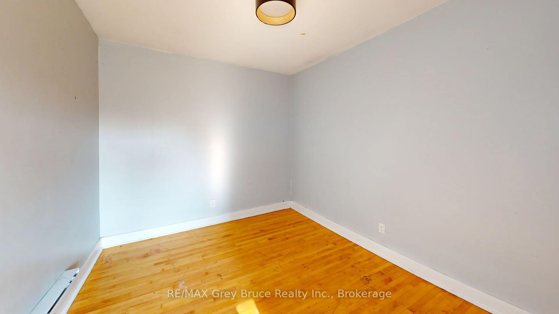 Photo 5 of Unit 4, 844 2nd Avenue E, Owen Sound — HOMEH