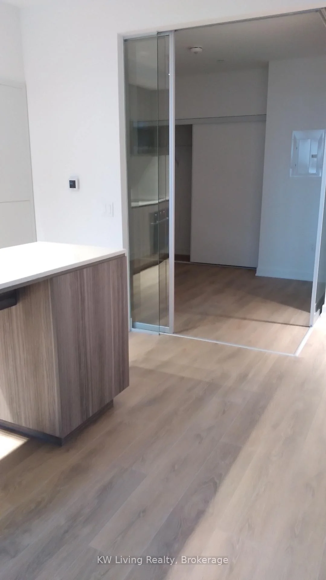 Photo 14 of Unit 612, 117 Broadway Avenue, Toronto, Mount Pleasant East — HOMEH