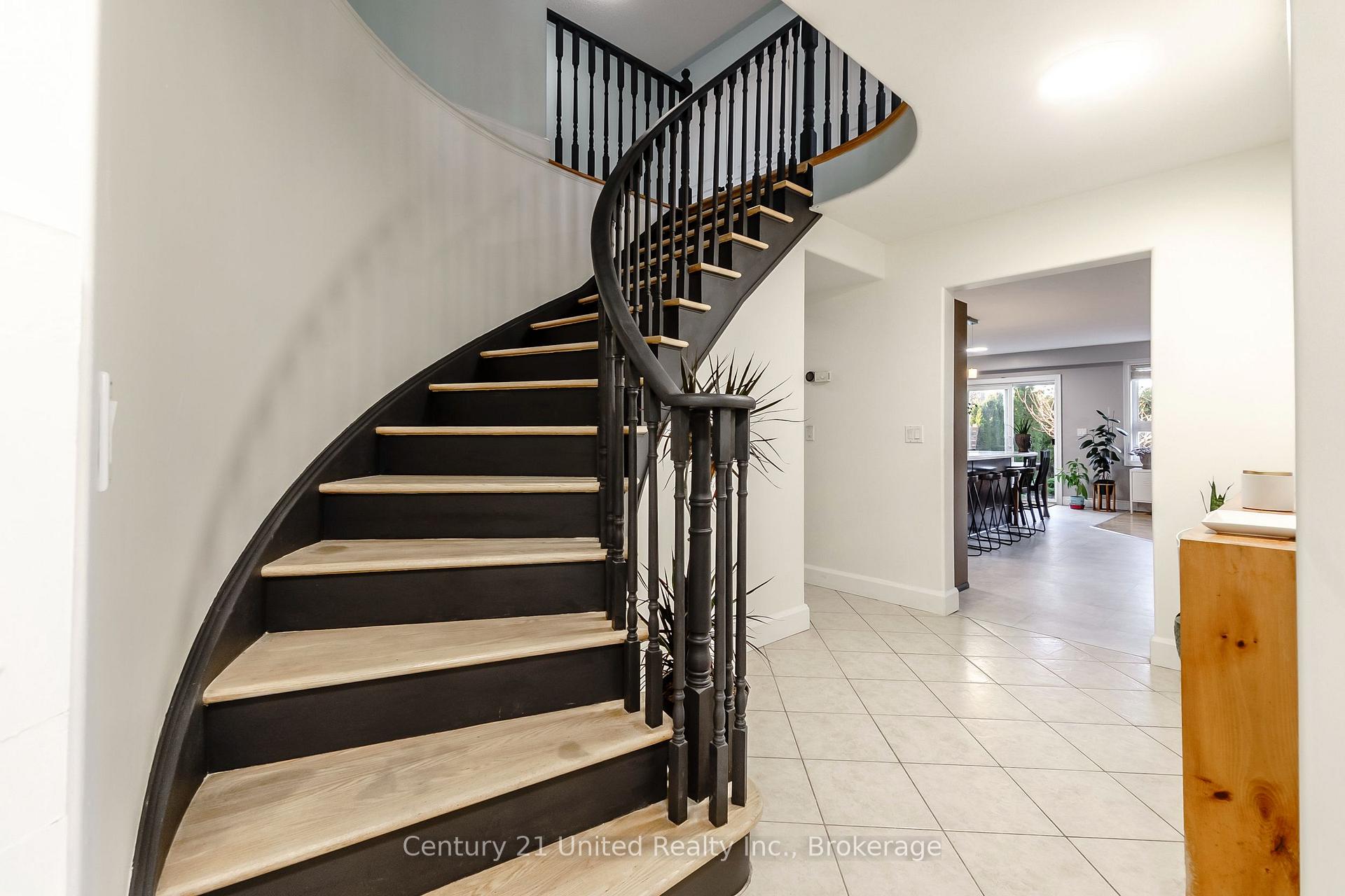 Photo 5 of 810 Hargrove Trail, Peterborough, Ashburnham Ward 4 — HOMEH