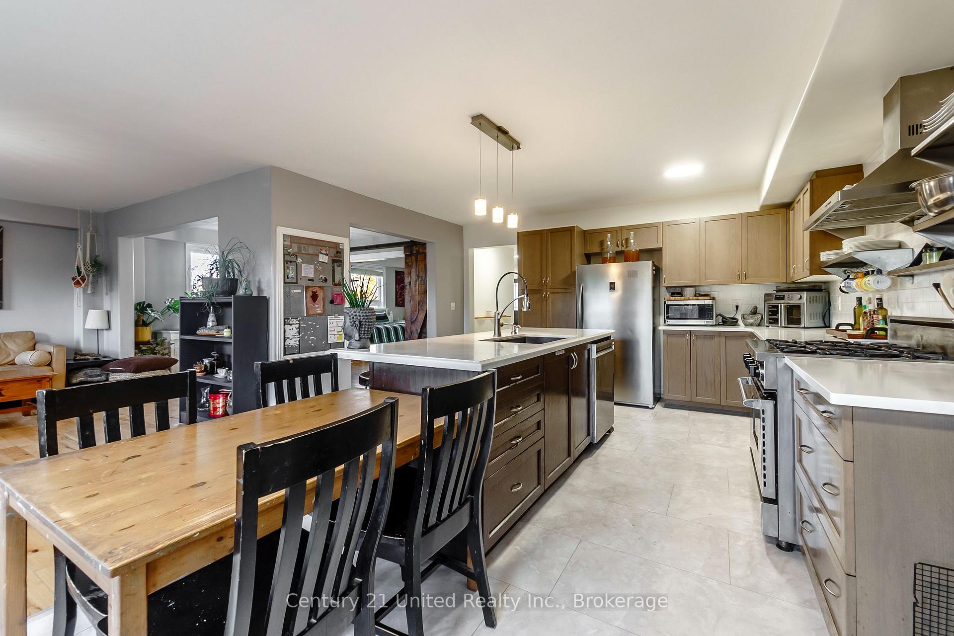Photo 8 of 810 Hargrove Trail, Peterborough, Ashburnham Ward 4 — HOMEH
