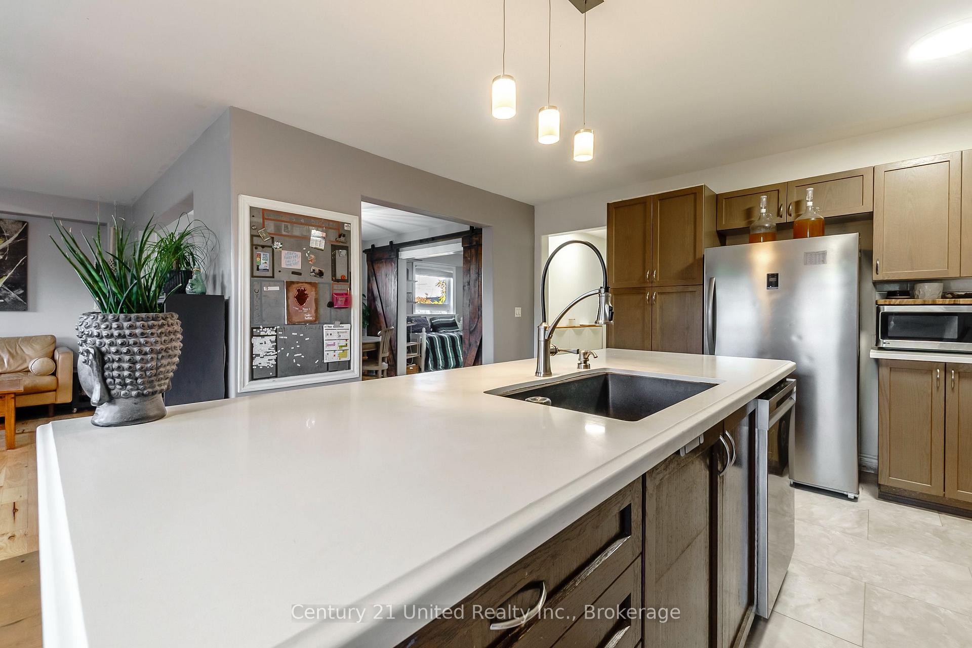 Photo 10 of 810 Hargrove Trail, Peterborough, Ashburnham Ward 4 — HOMEH